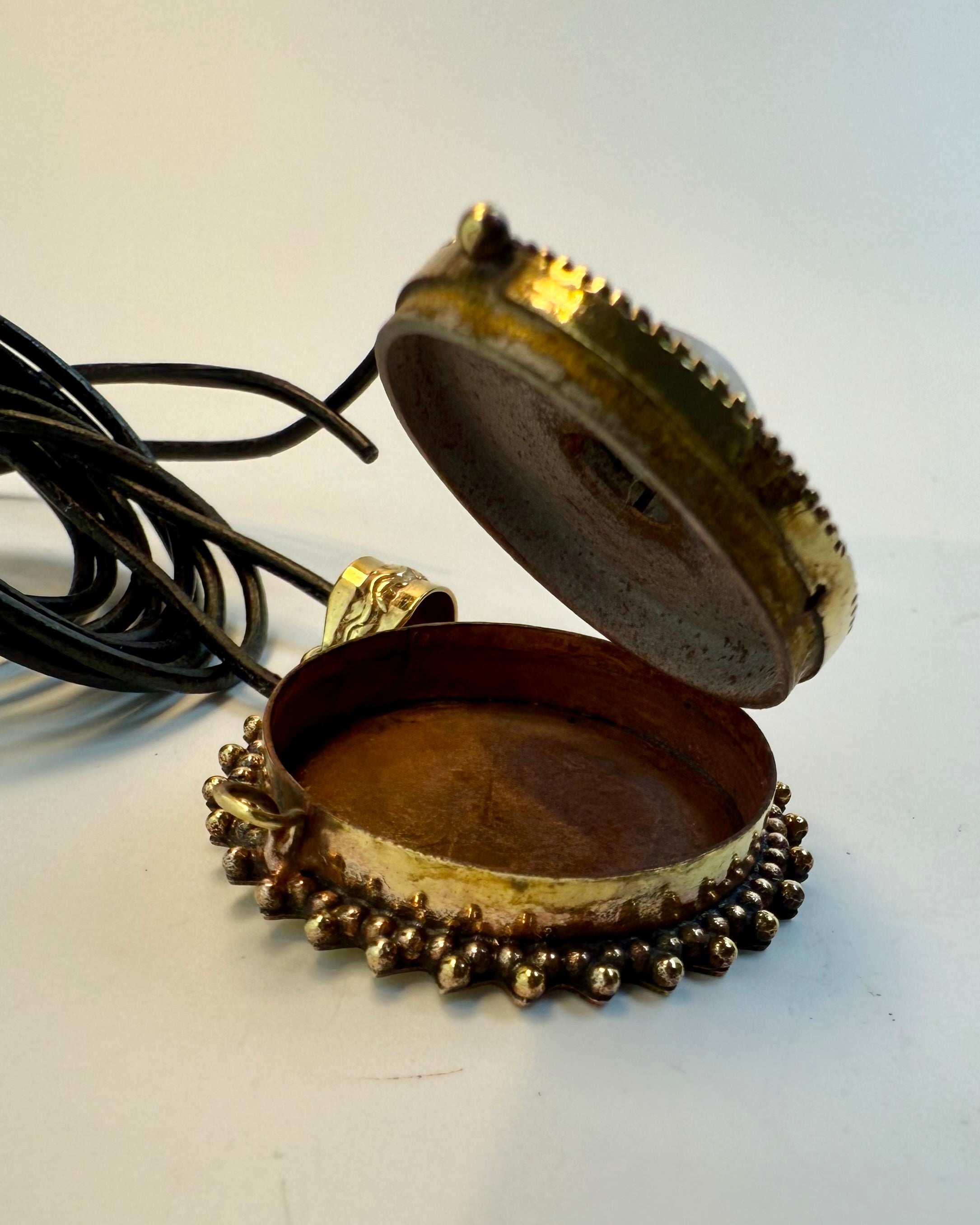 DINE LIVSVÆRDIER - AMULET
