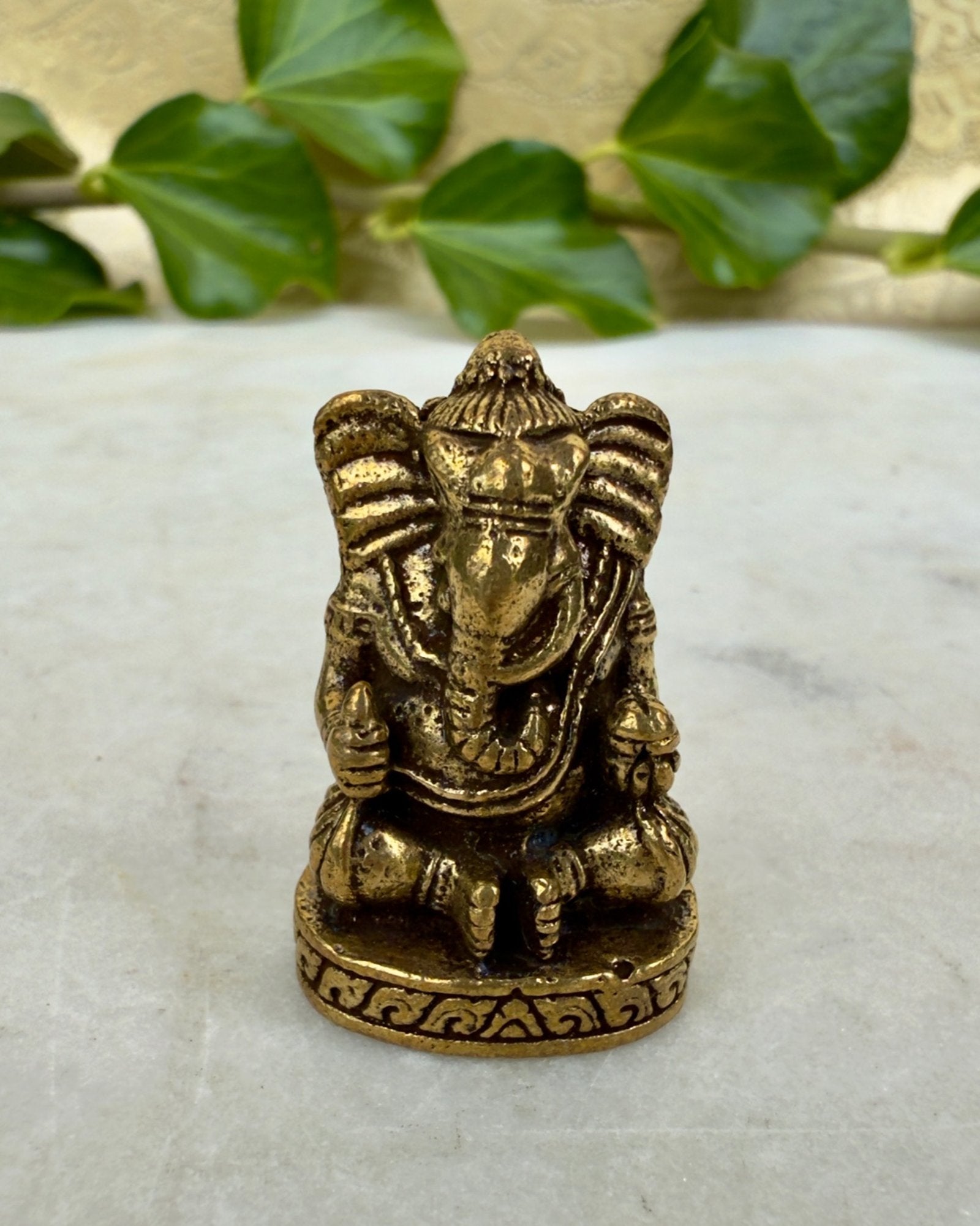 SLUT MED AT NØJES - FIGUR