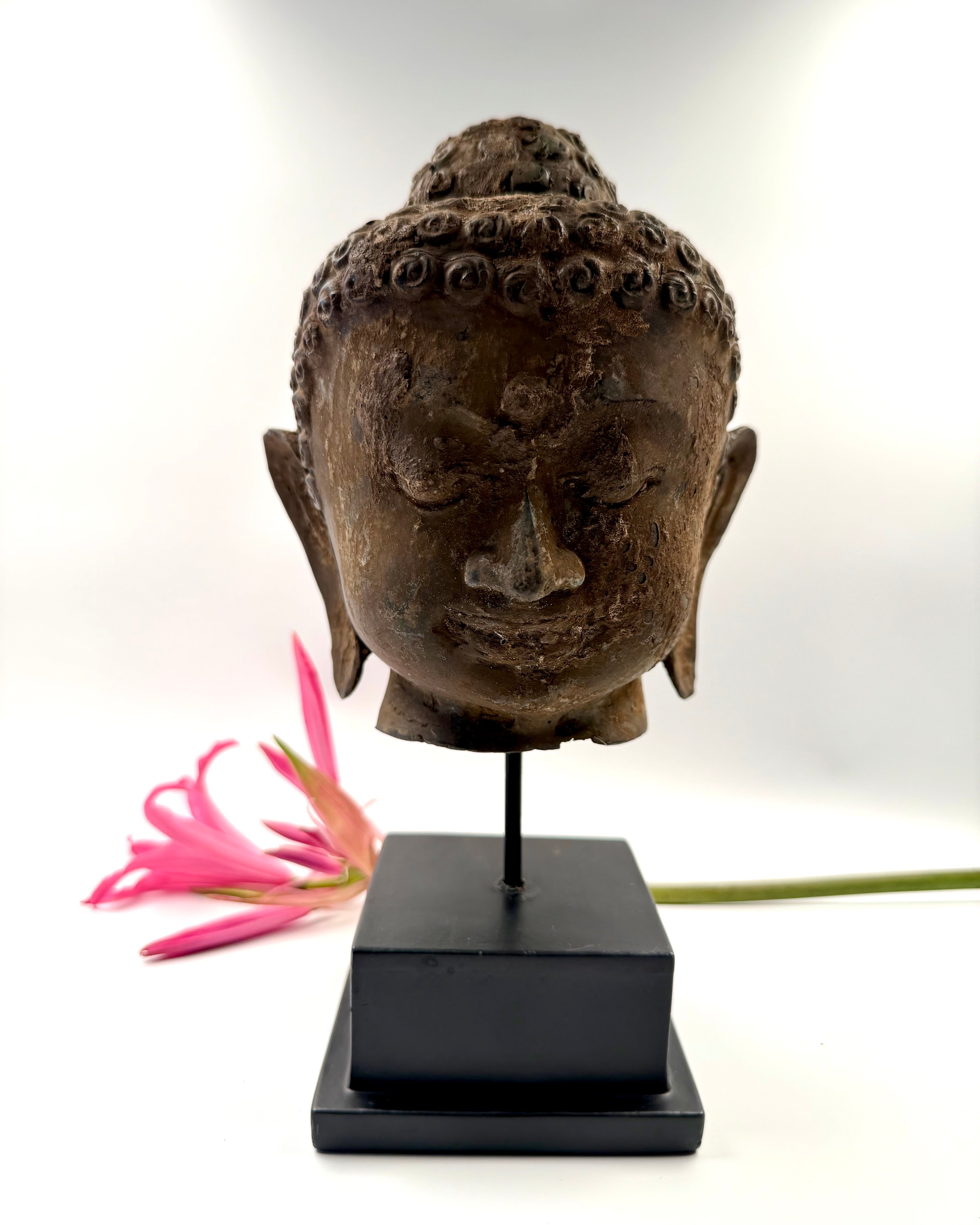 HOLY BEING - BUDDHA - UNIKA