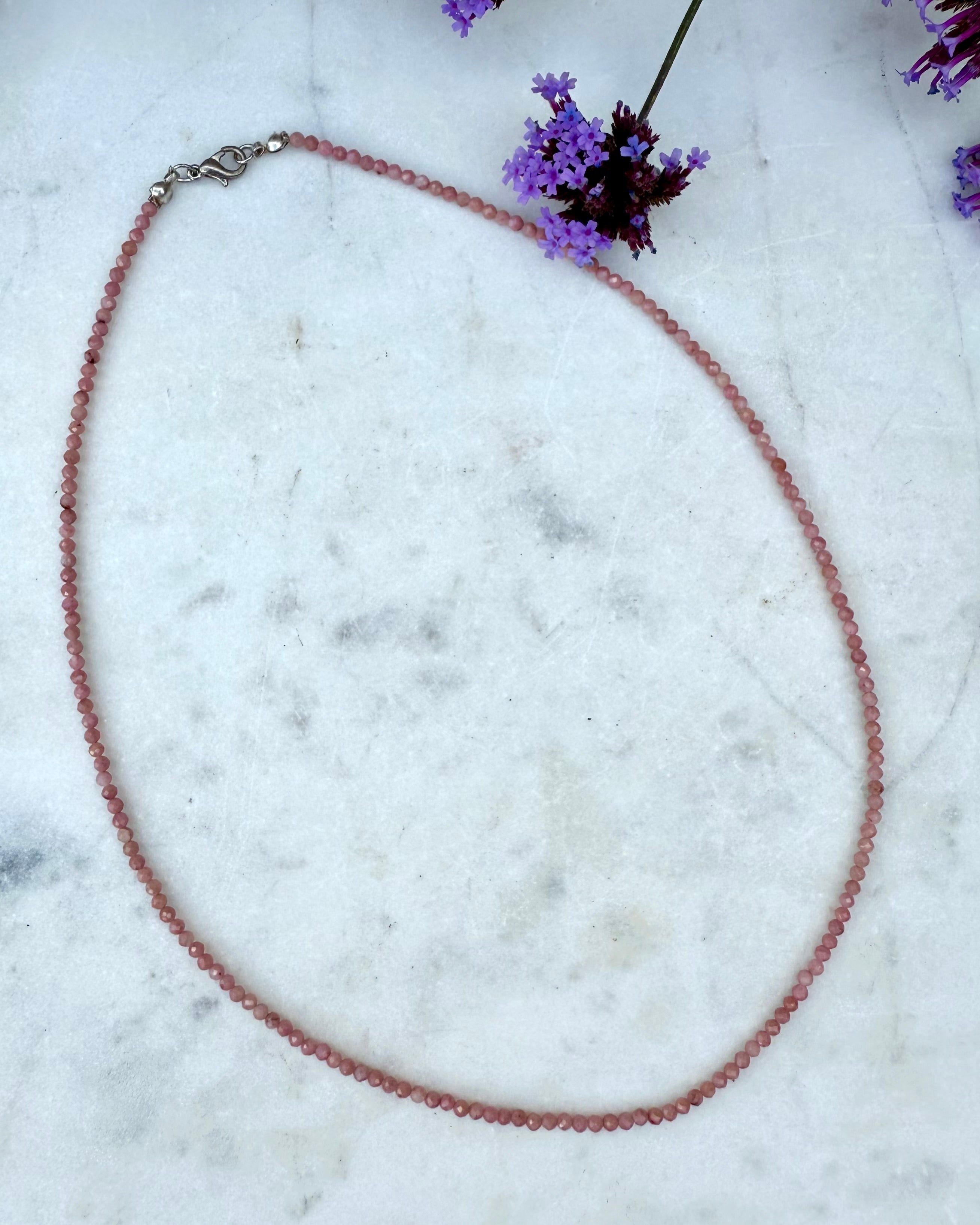 ÆRLIGHEDENS SÅRBARHED - HALSKÆDE