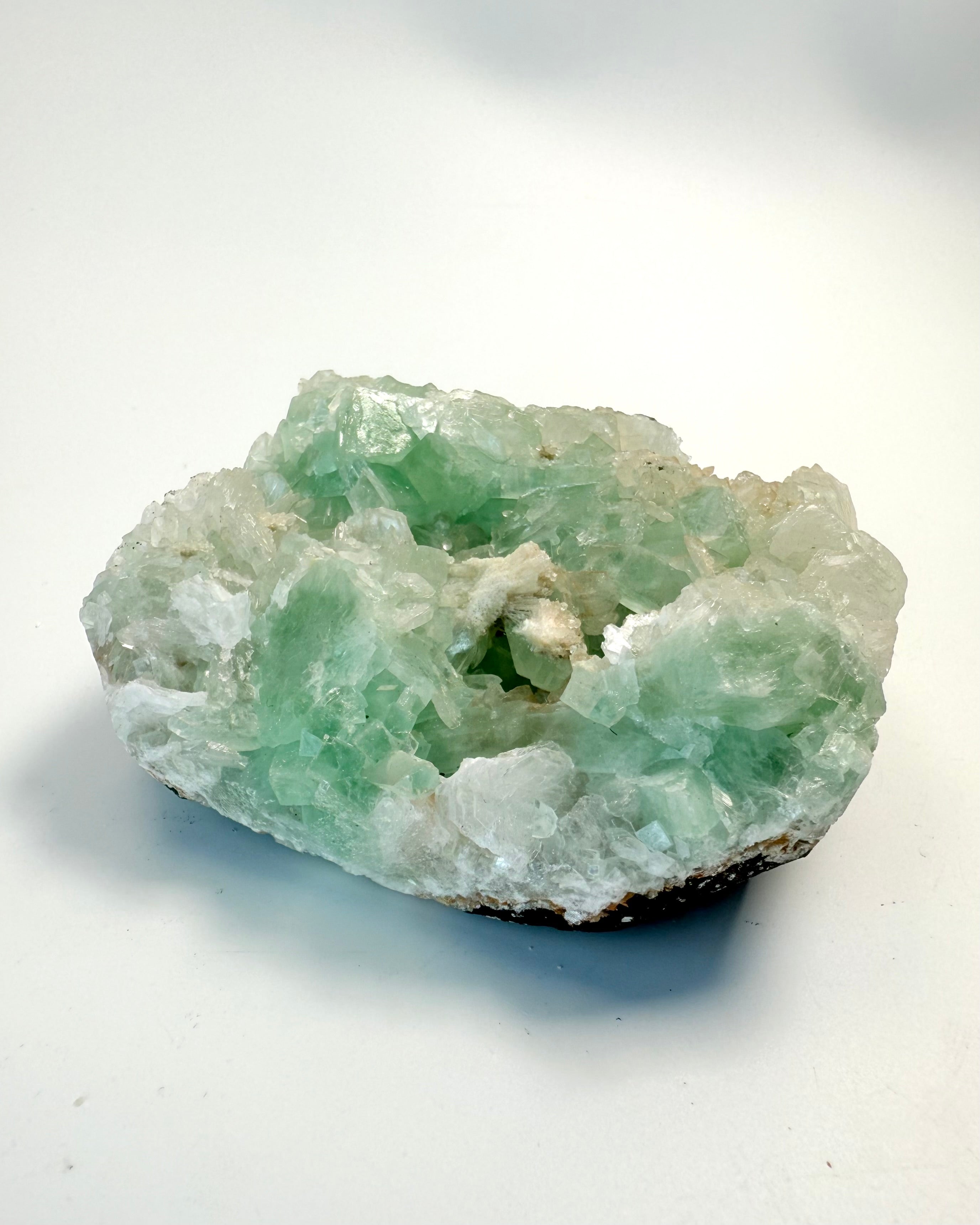 THE SACRED OUTSIDER - KRYSTAL - UNIKA