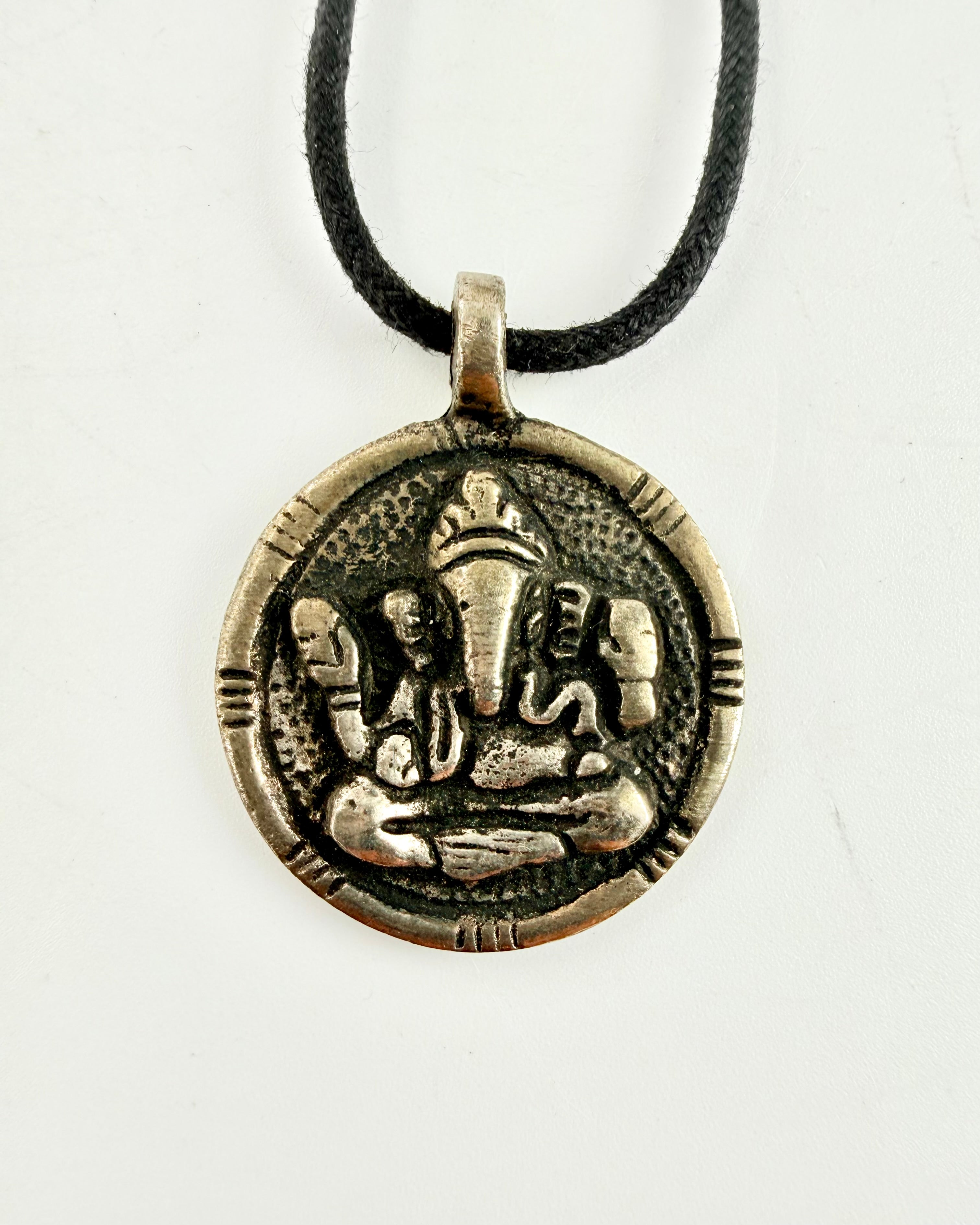 SUCCES OG FREMDRIFT - AMULET