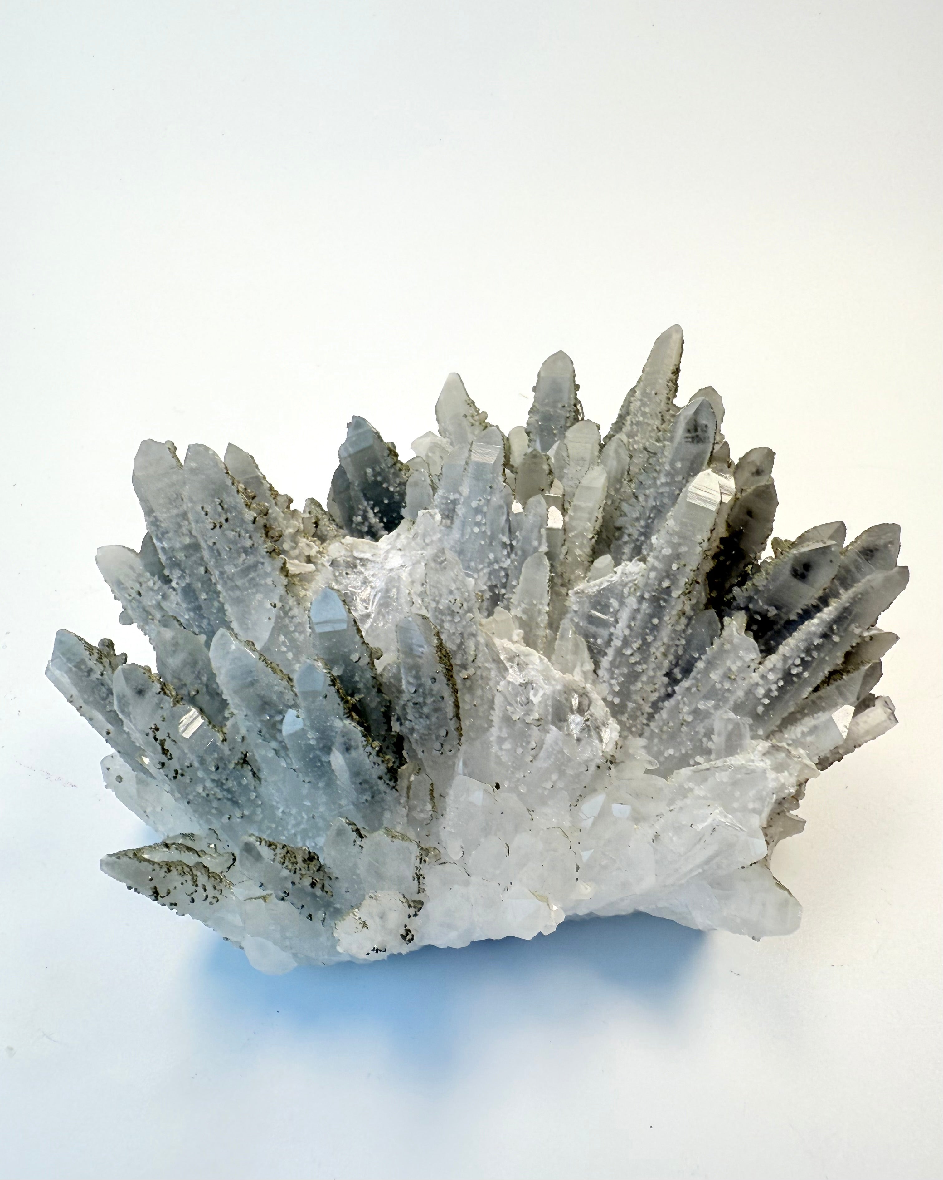 THE SILENT MESSENGER - KRYSTAL - UNIKA