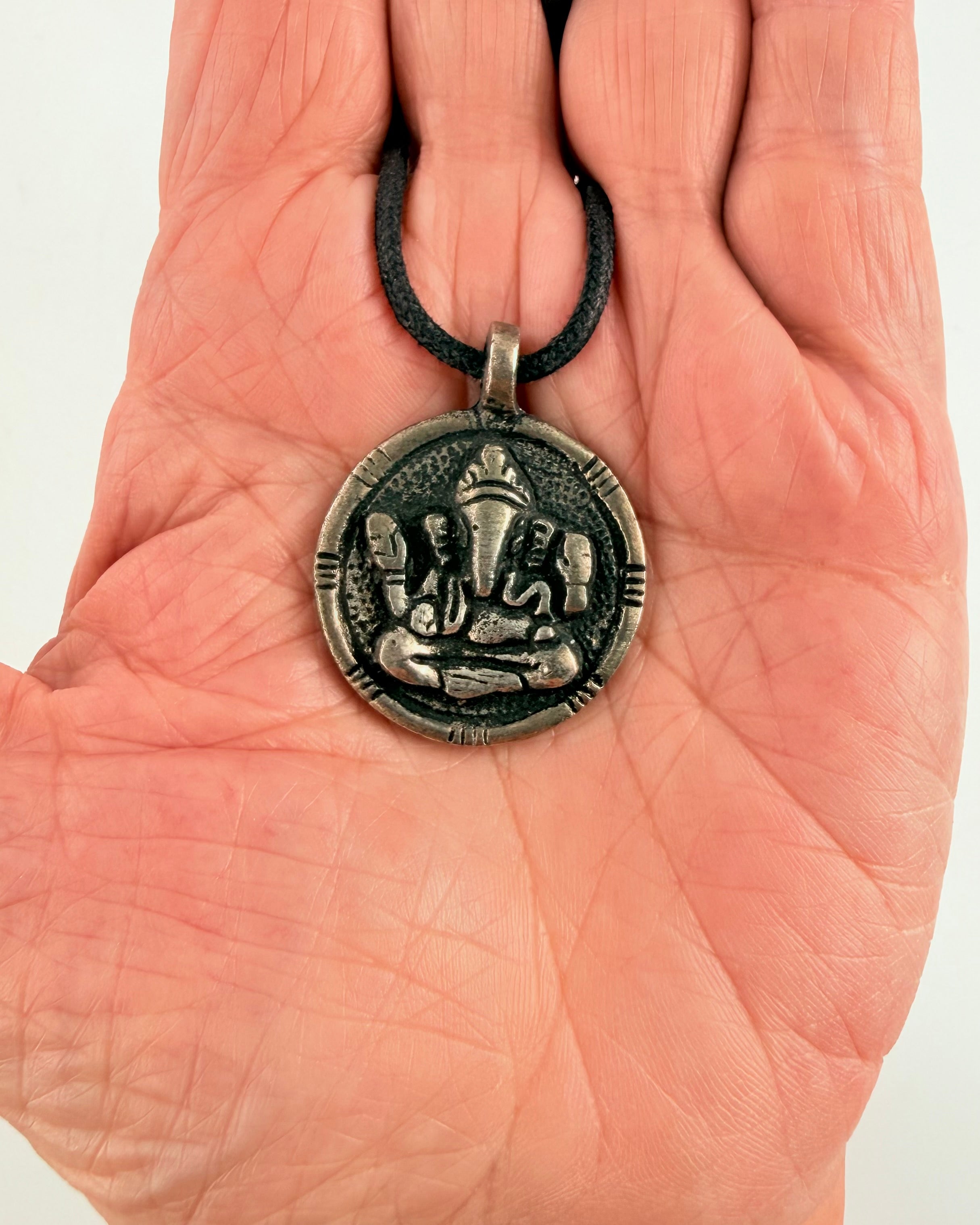 SUCCES OG FREMDRIFT - AMULET