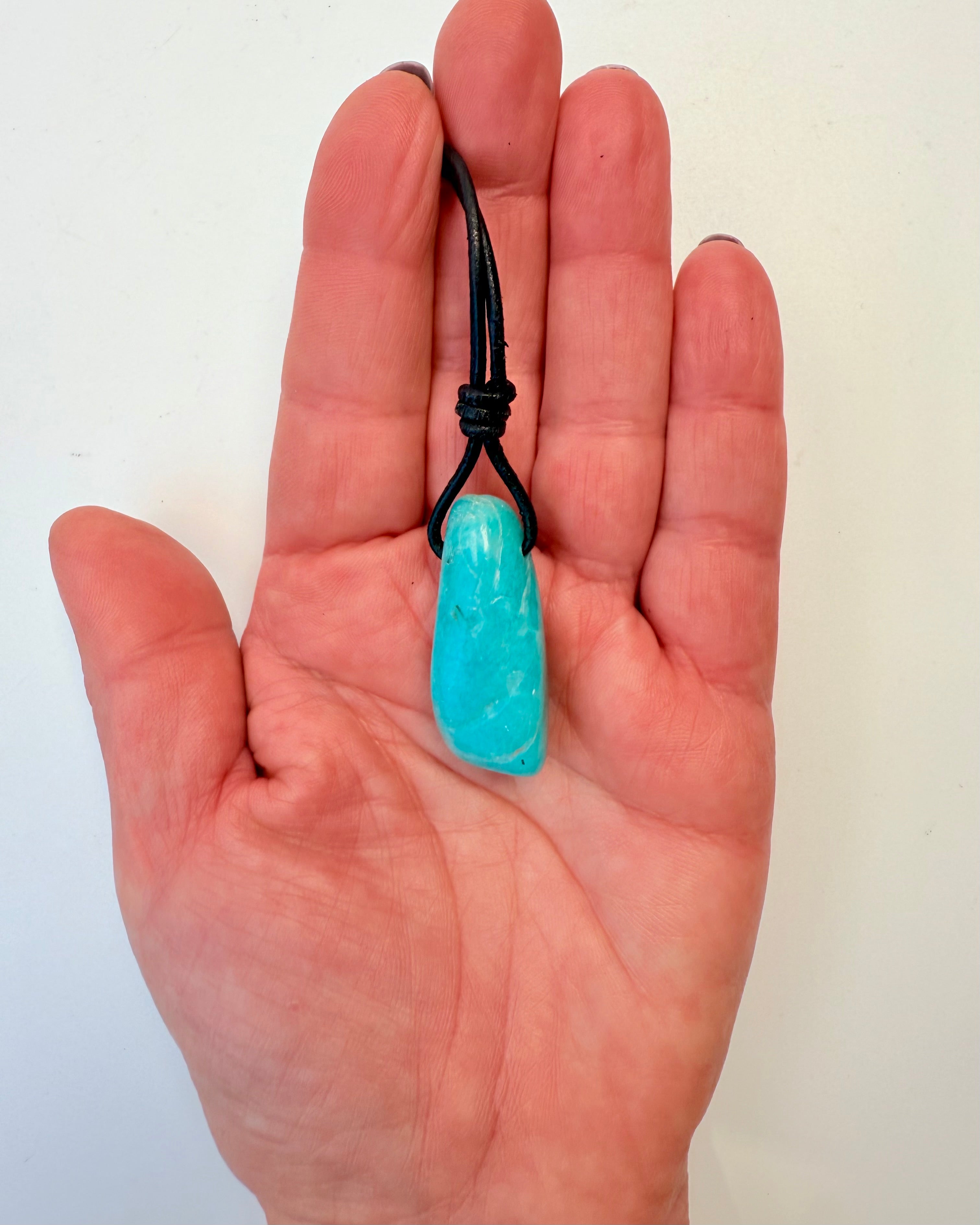 KONFLIKTLØSER - AMULET