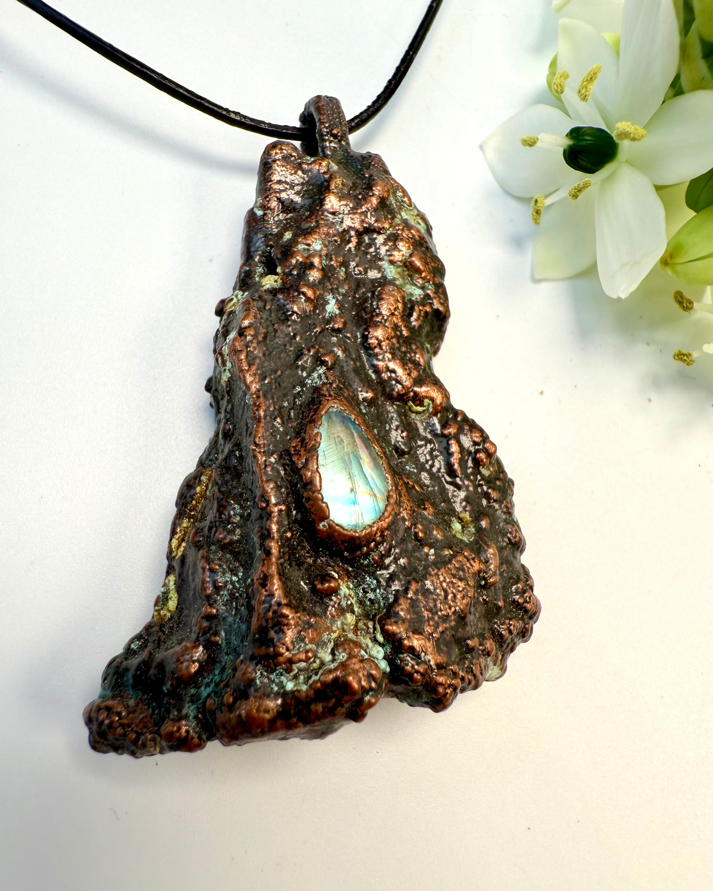 KUN FOR DE INDVIEDE - MAGISK TALISMAN - UNIKA