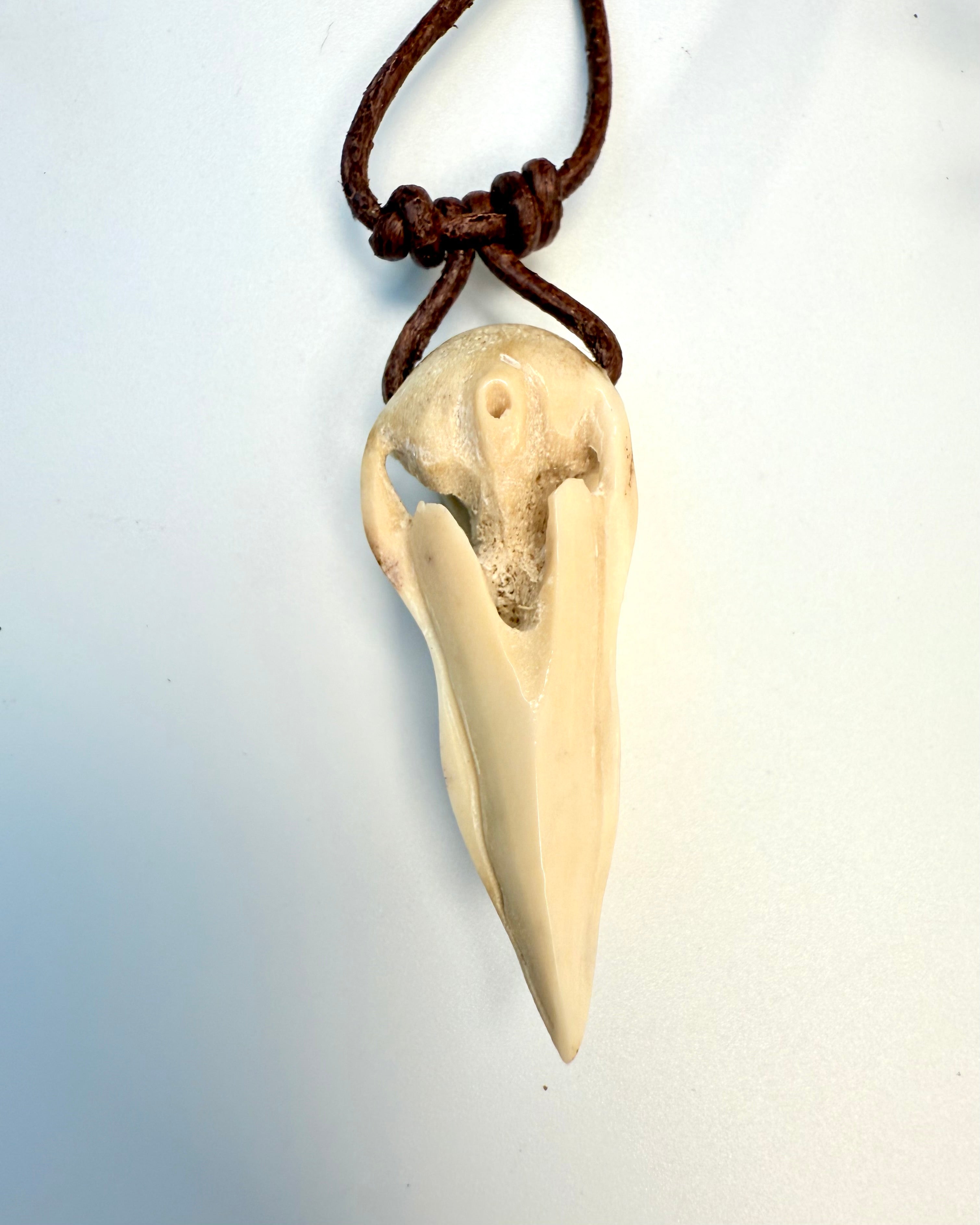 KLOGSKAB OG INDSIGT - AMULET - UNIKA