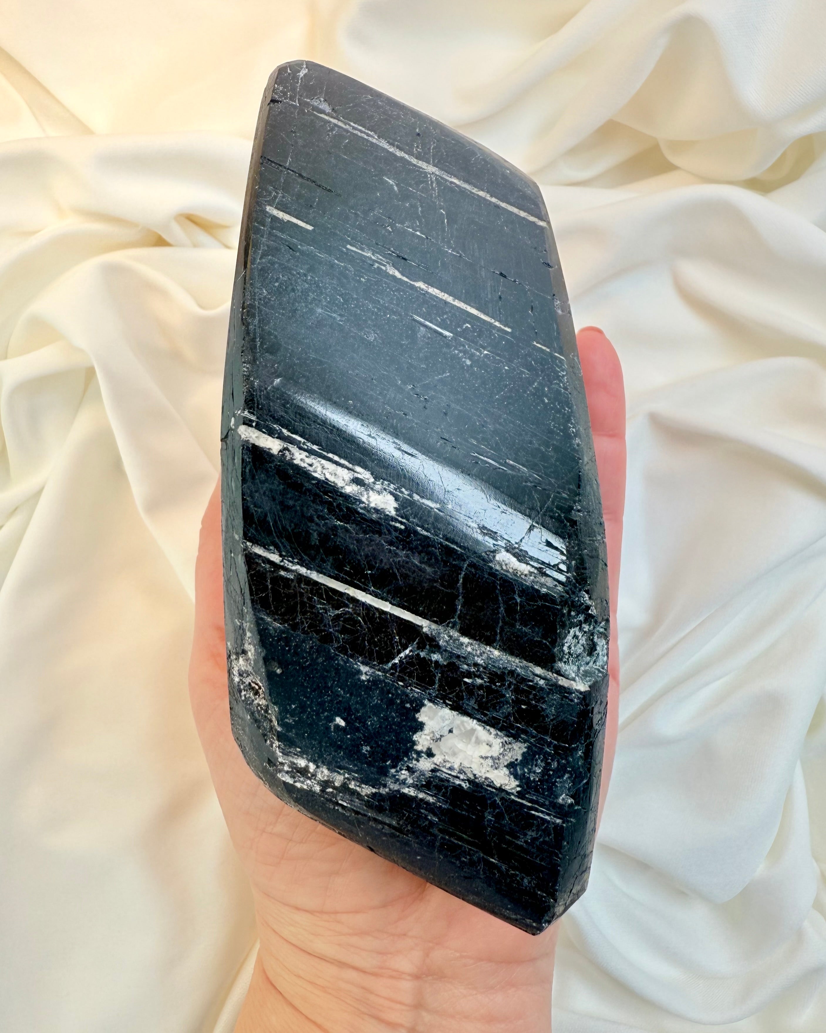 DON’T GIVE UP - KRYSTAL - UNIKA