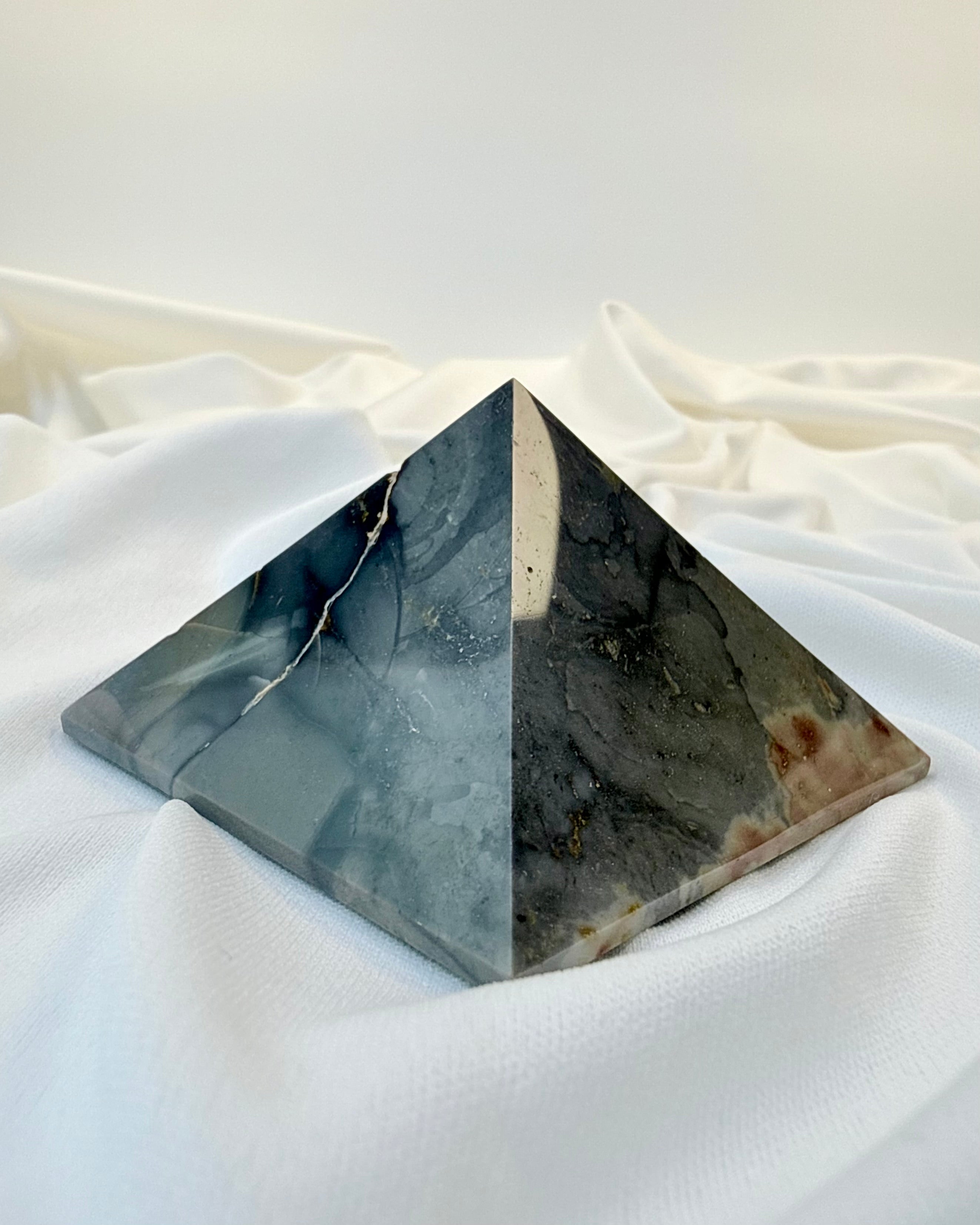 STOP TVIVLEN - PYRAMIDE - UNIKA