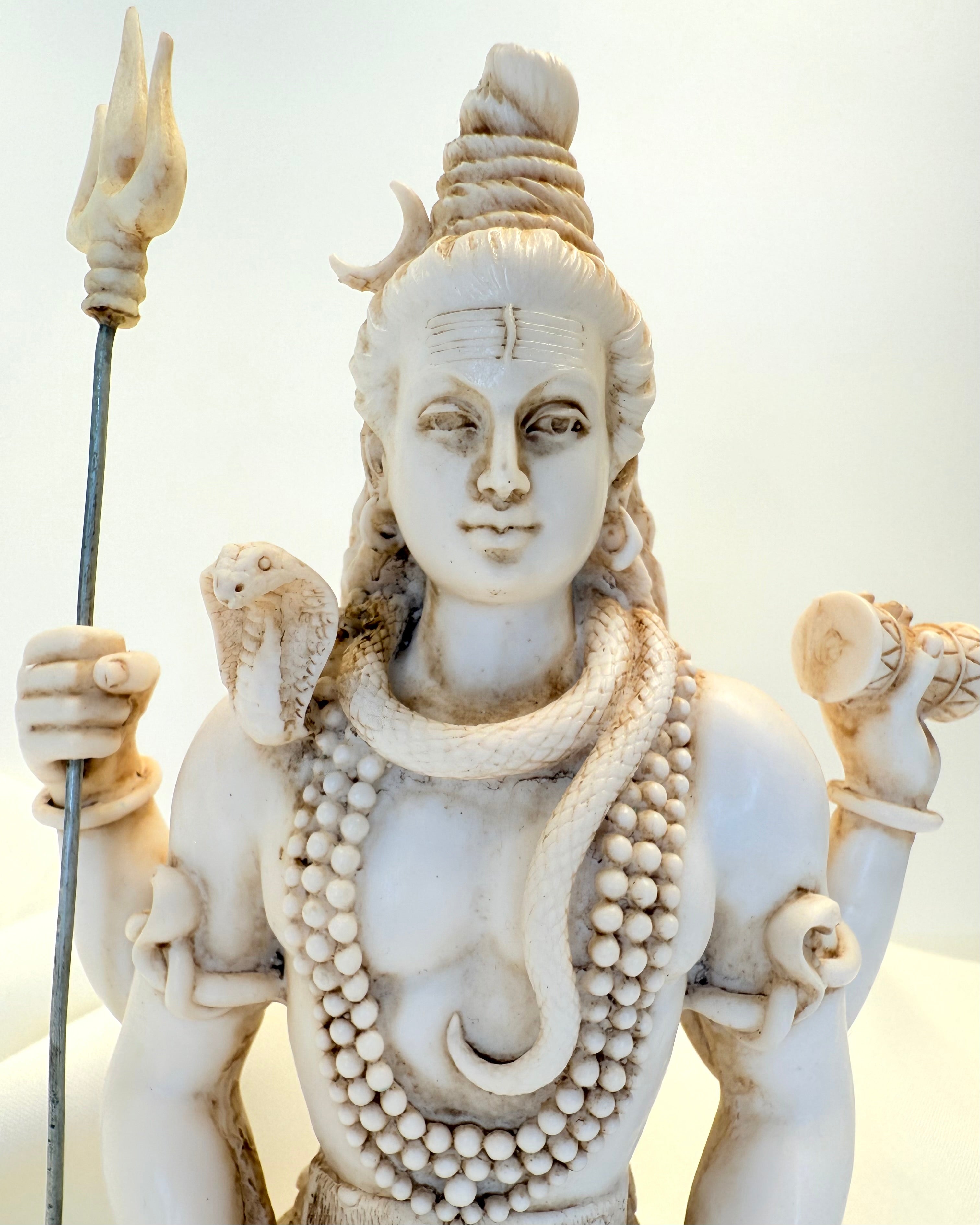 AT GENFØDES INDEFRA - FIGUR - UNIKA