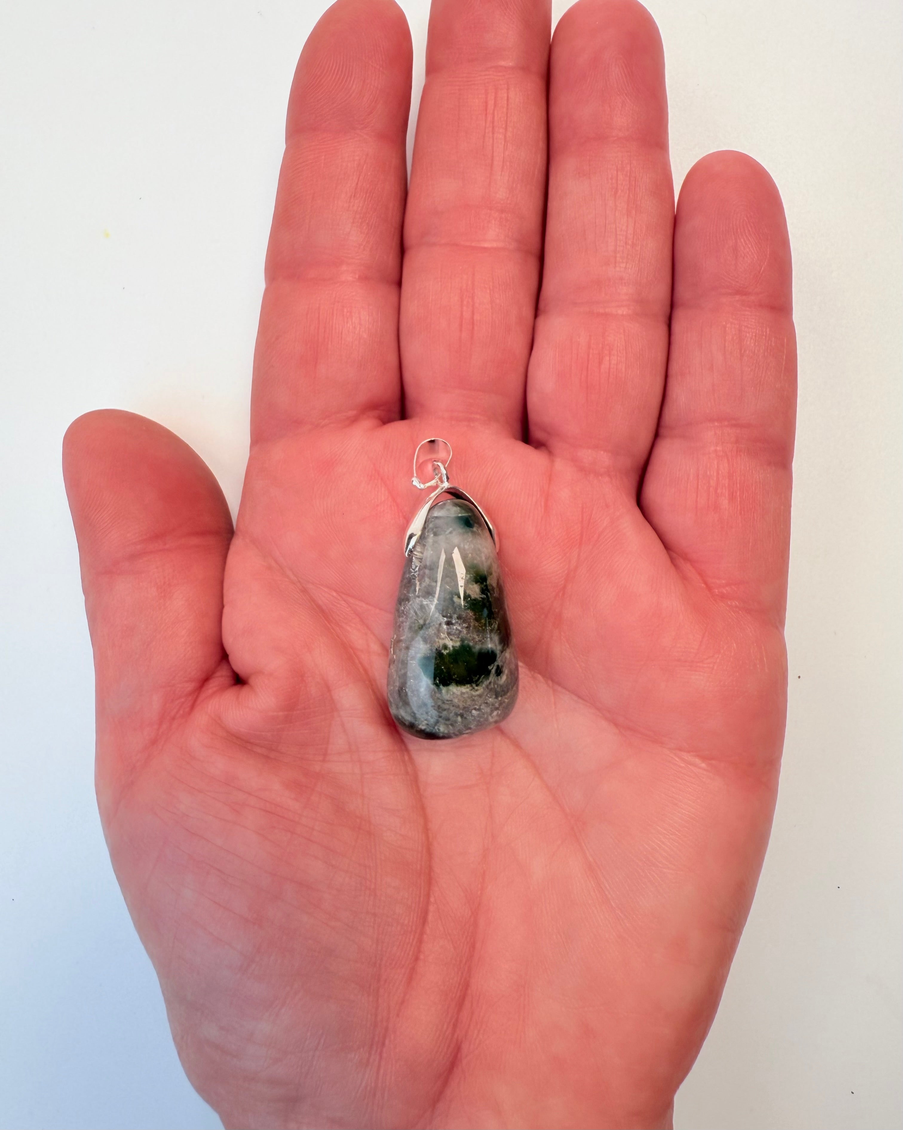 PAST LIVES - AMULET - UNIKA