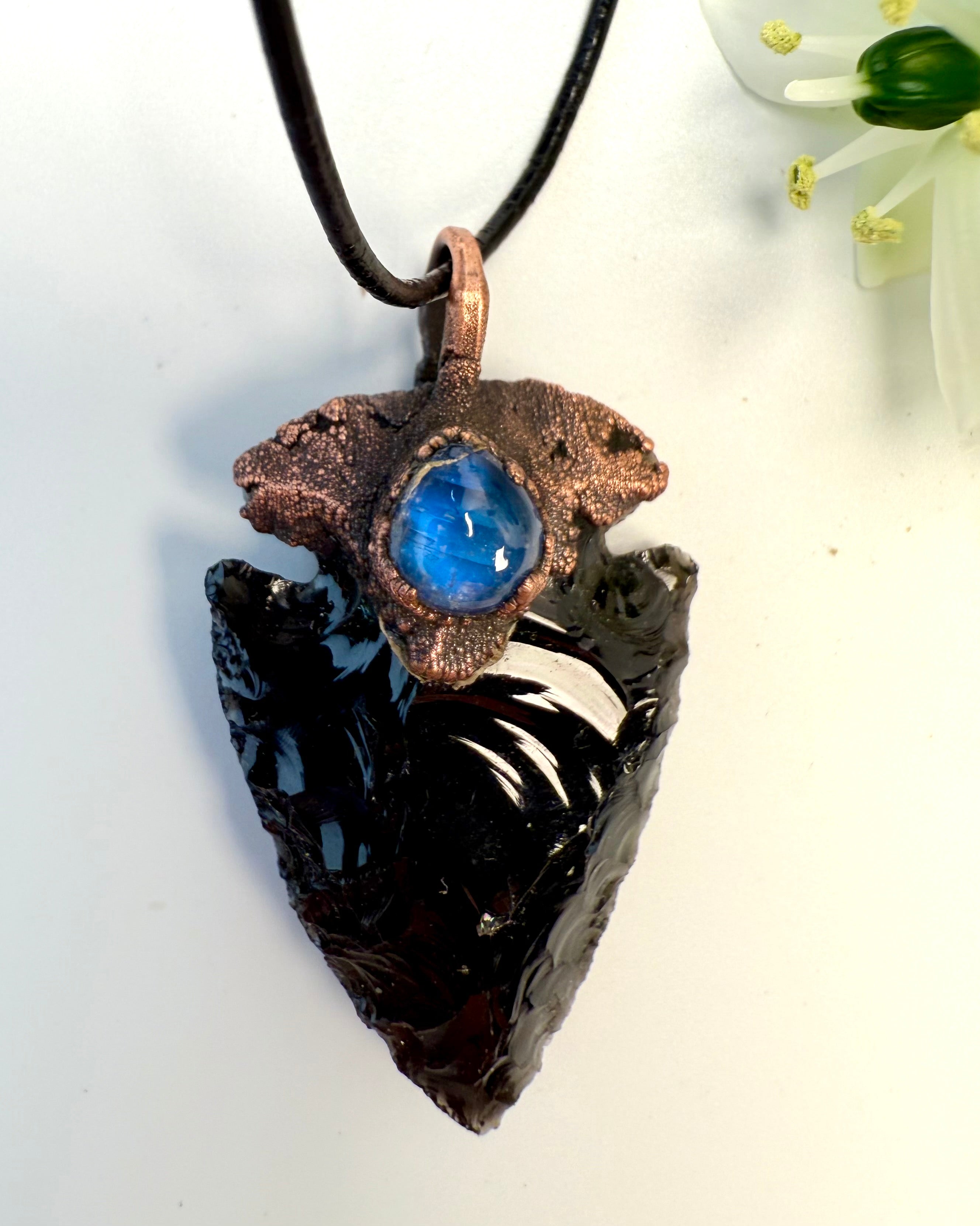 AFSLUTTER FORFØLGELSEN - SKJOLD - UNIKA