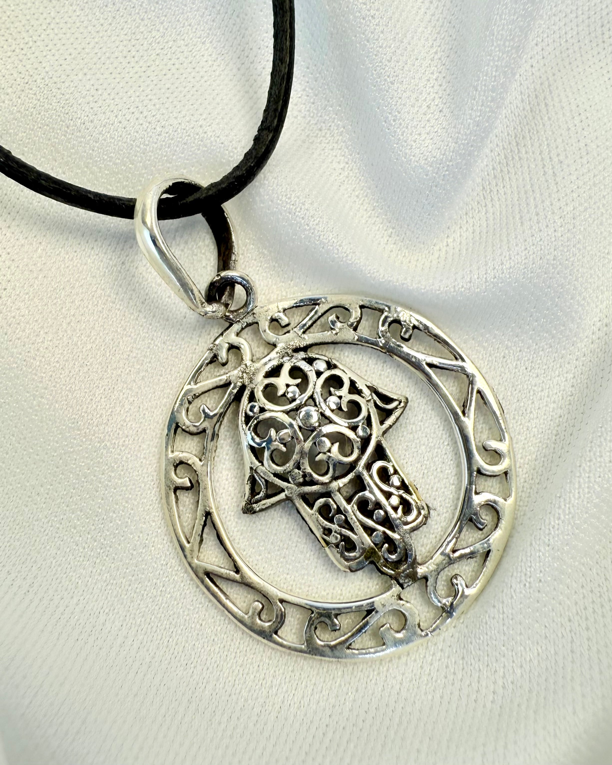 HELP IS PRESENT - AMULET