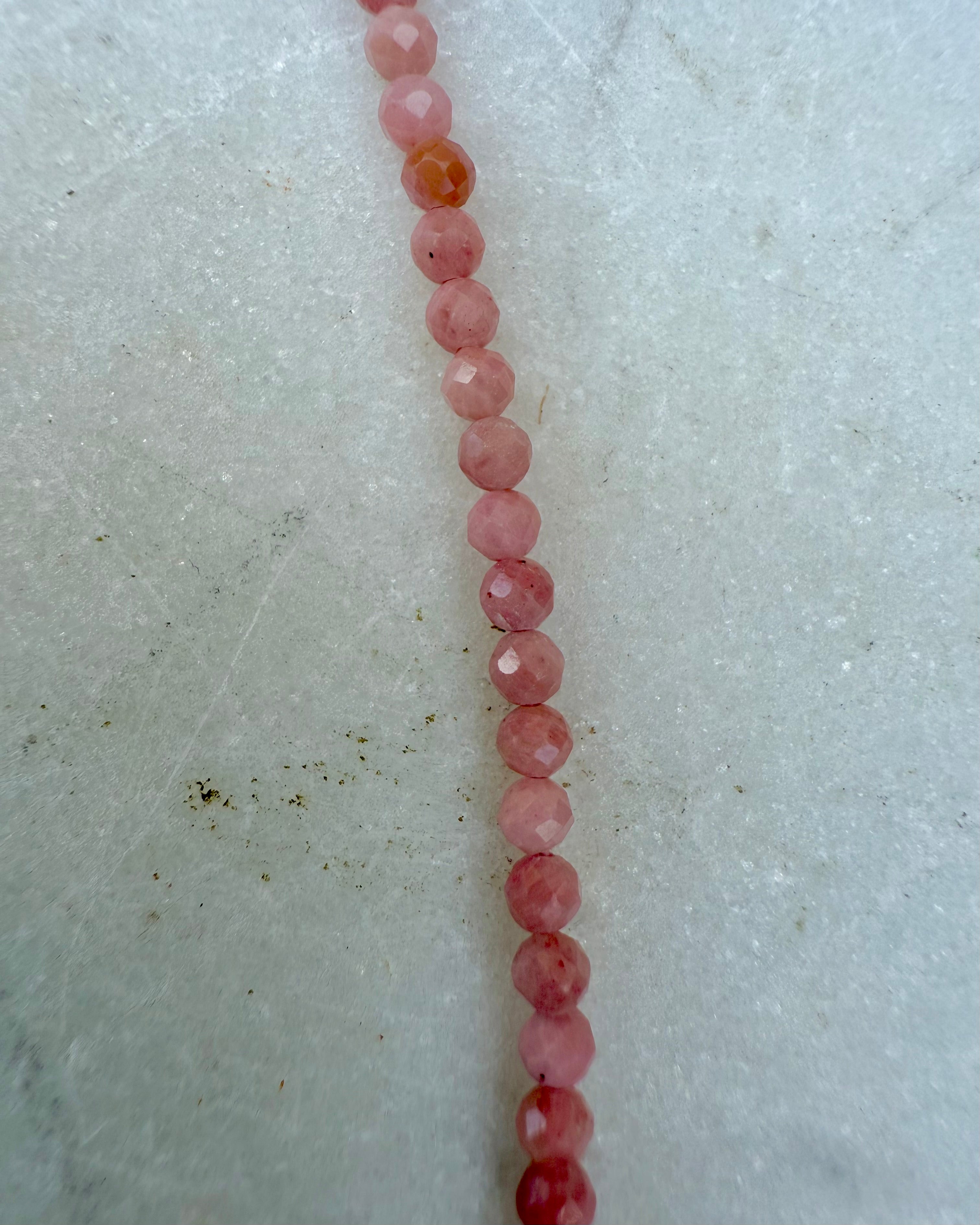 ÆRLIGHEDENS SÅRBARHED - HALSKÆDE