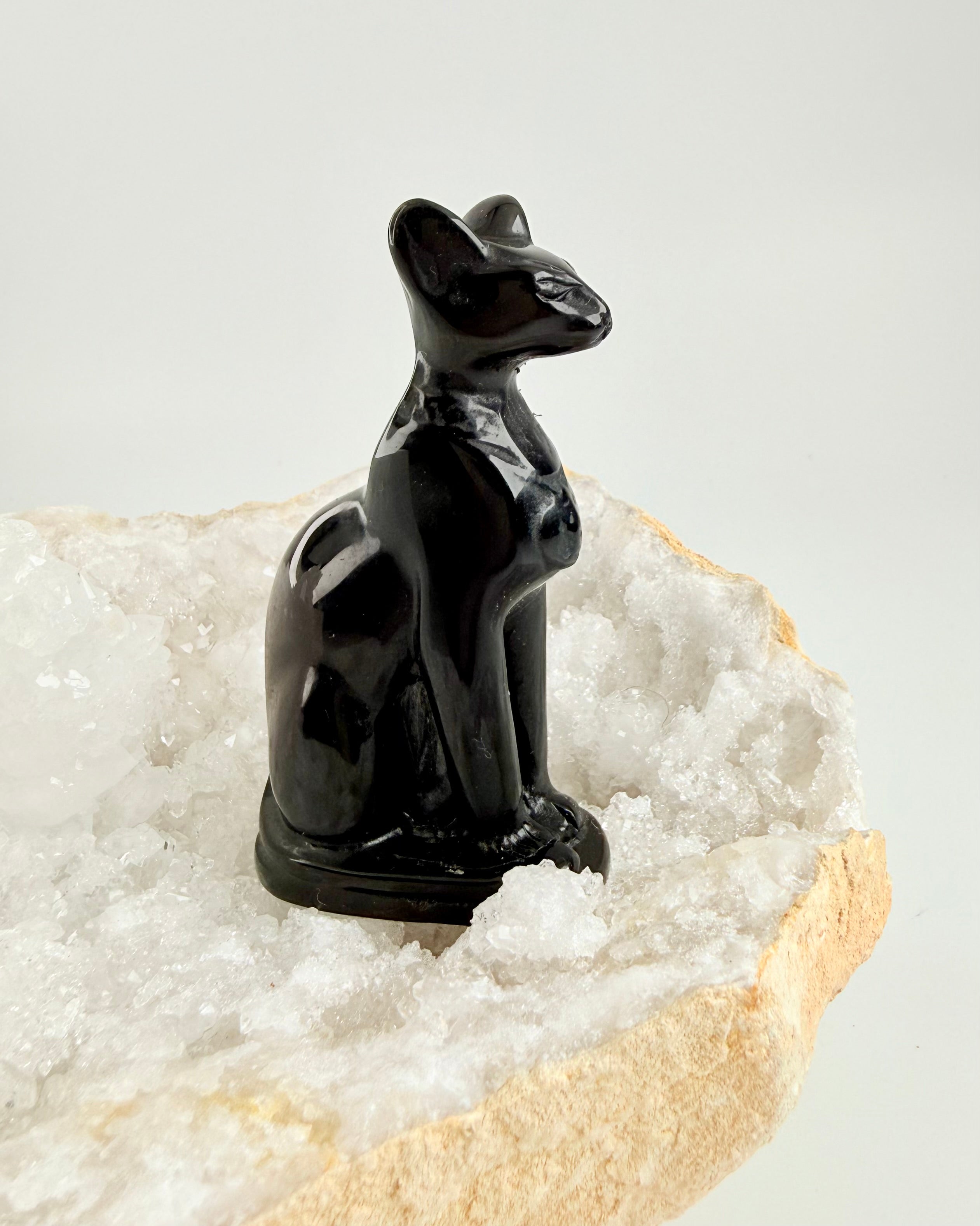 MAGI OG UAFHÆNGIGHED - KAT - KRYSTAL