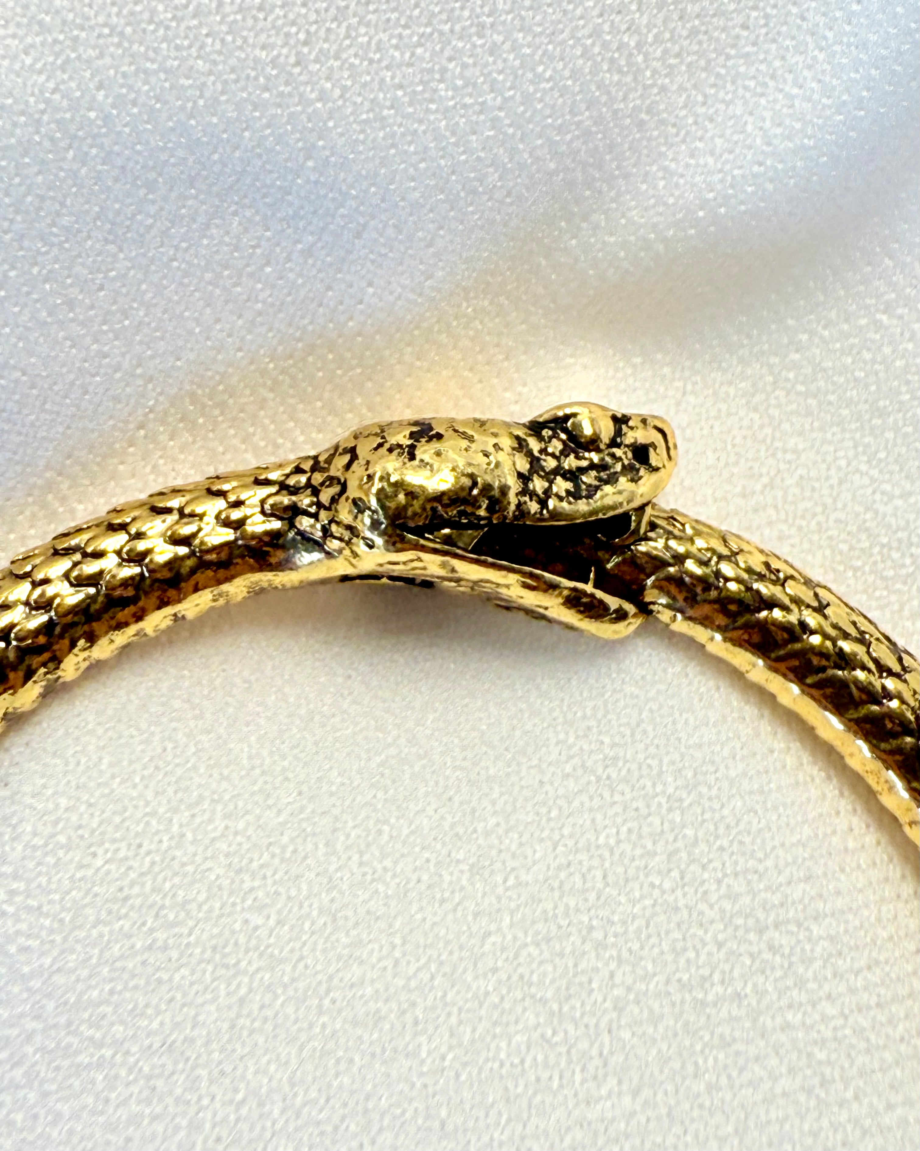 DEN GYLDNE OVERGANG - AMULET