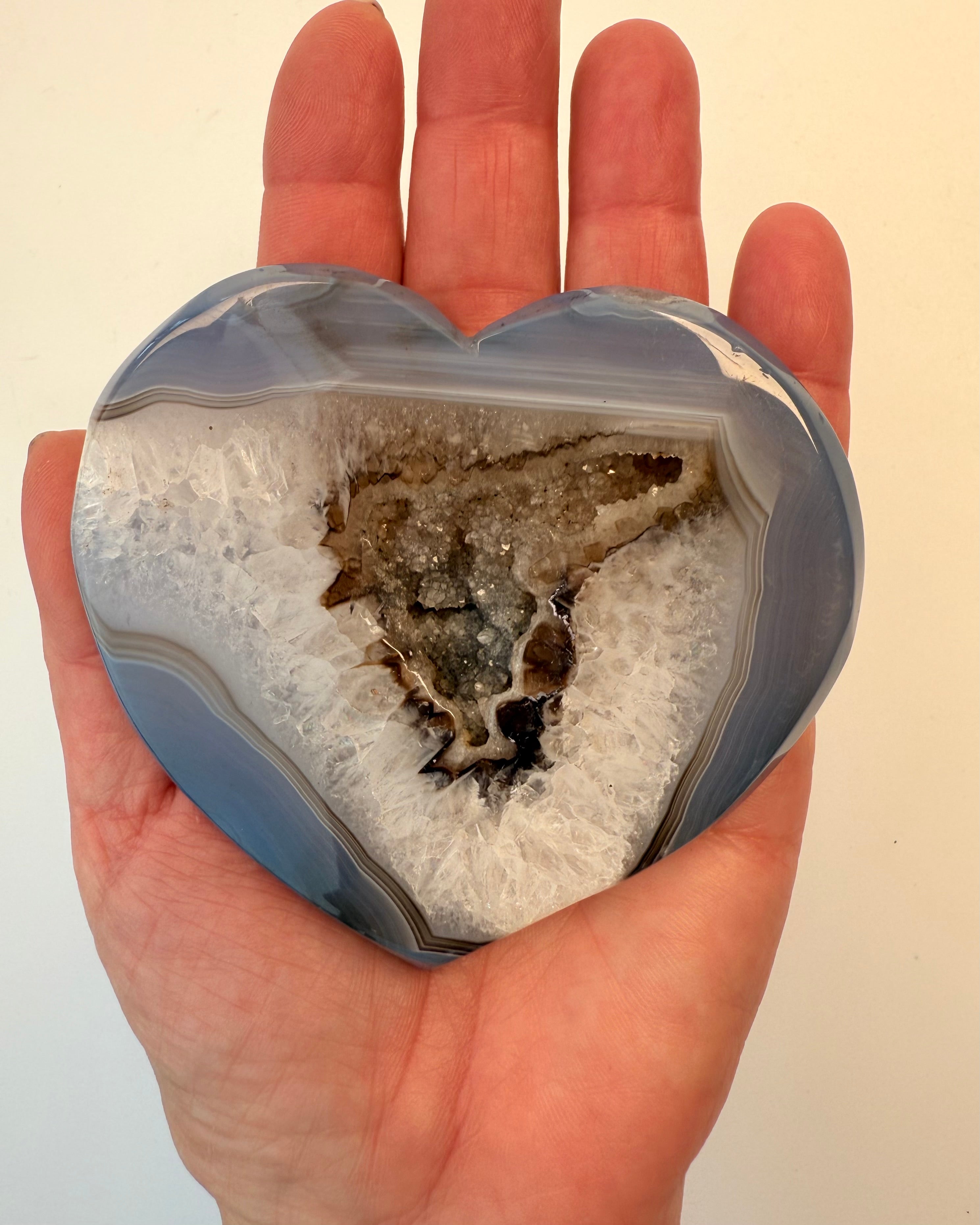 HJERTETS SKYGGEFORTÆLLER - KRYSTAL - UNIKA