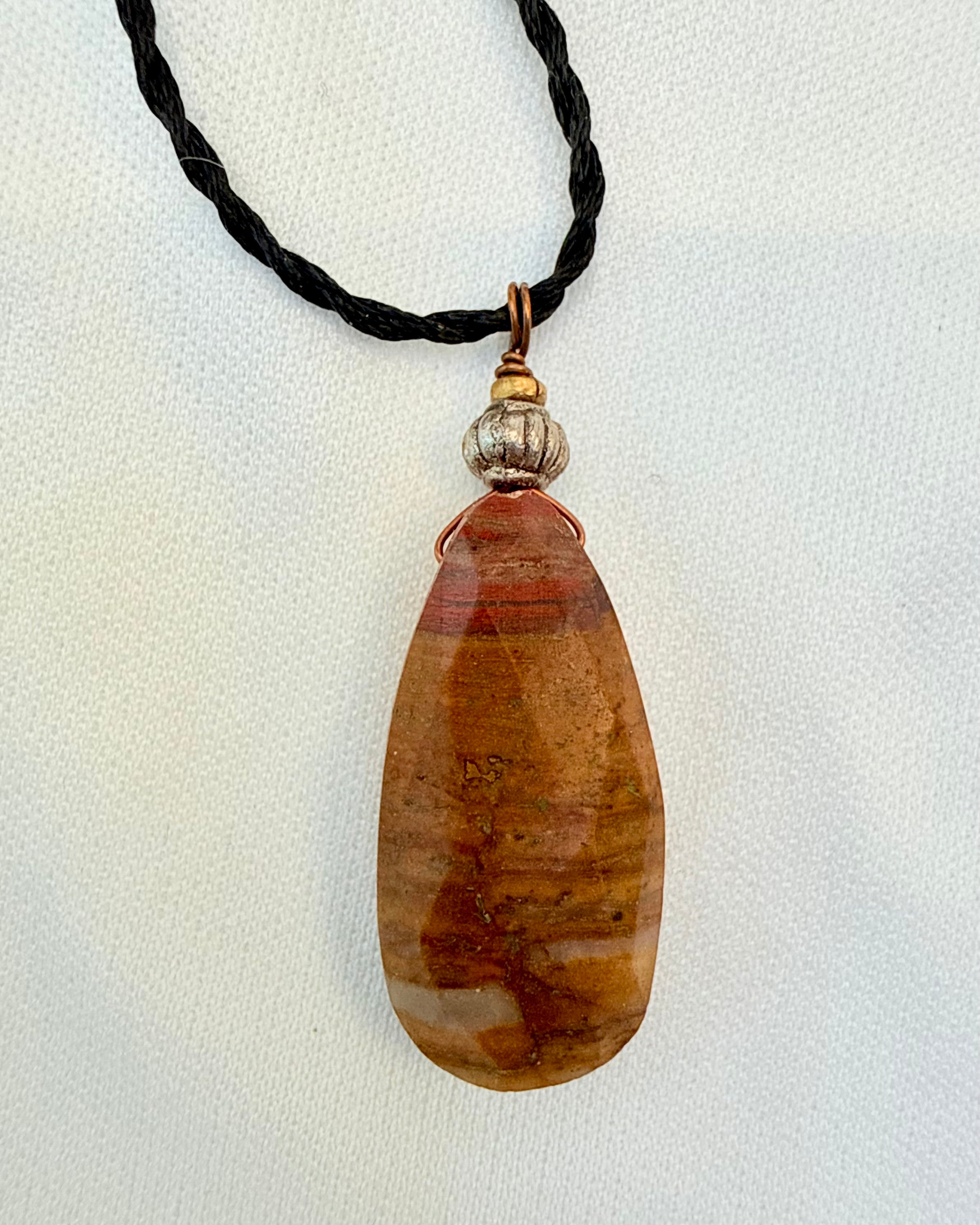 JORDENS HJERTE - AMULET - UNIKA