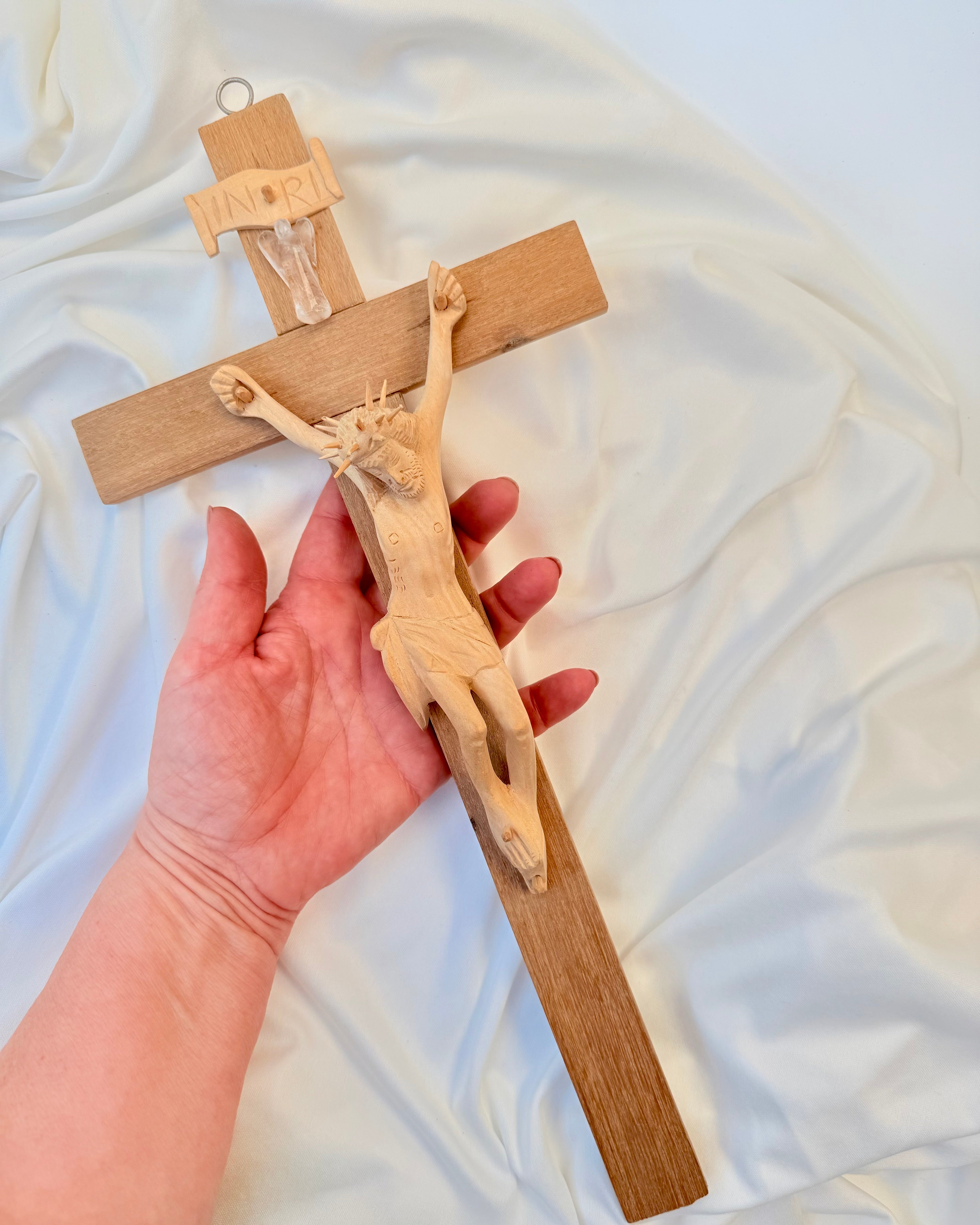 GUDDOMMELIG OMFAVNELSE - JESUS OG ENGLEN