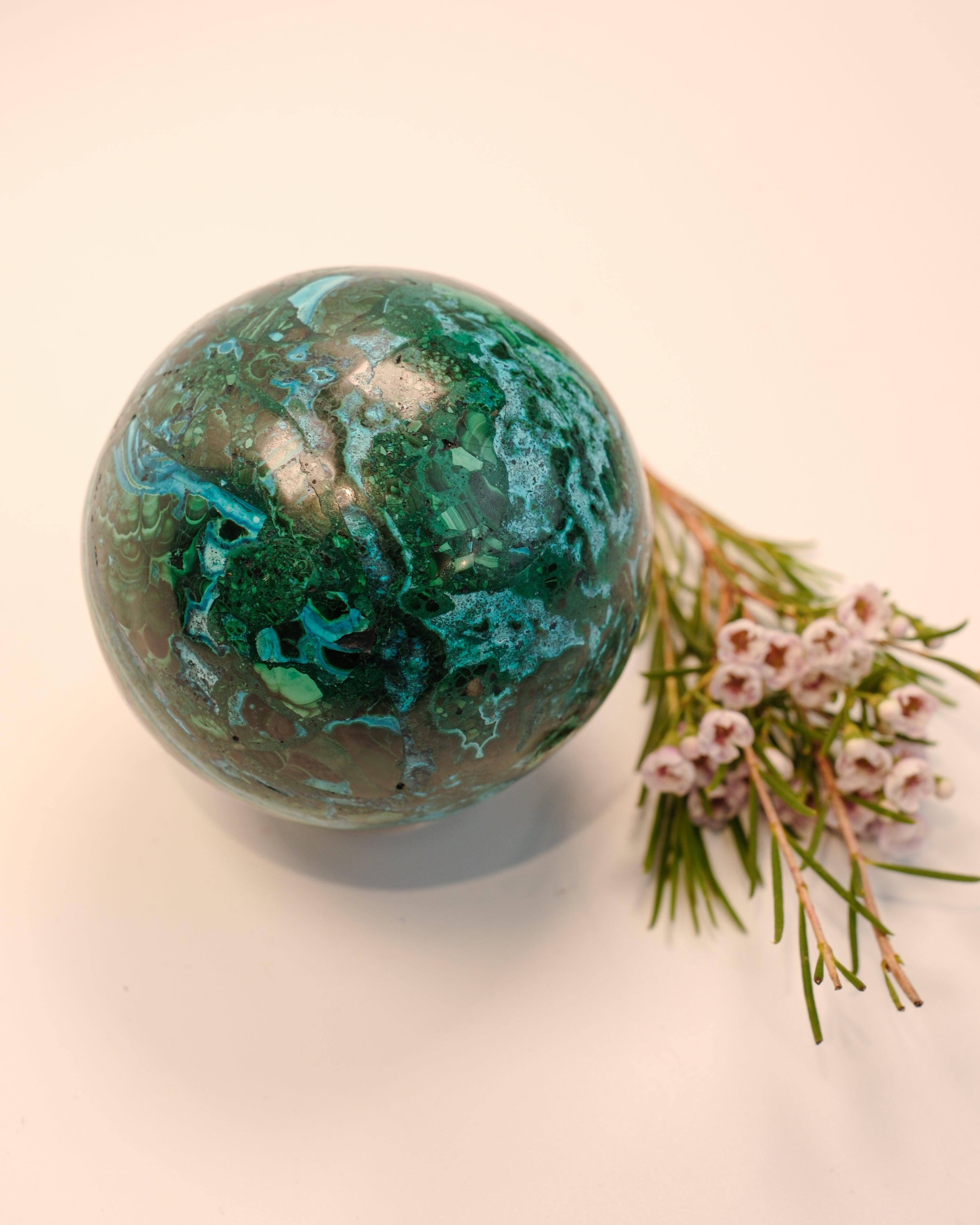 WILD SPIRIT ORB - KRYSTALKUGLE - UNIKA