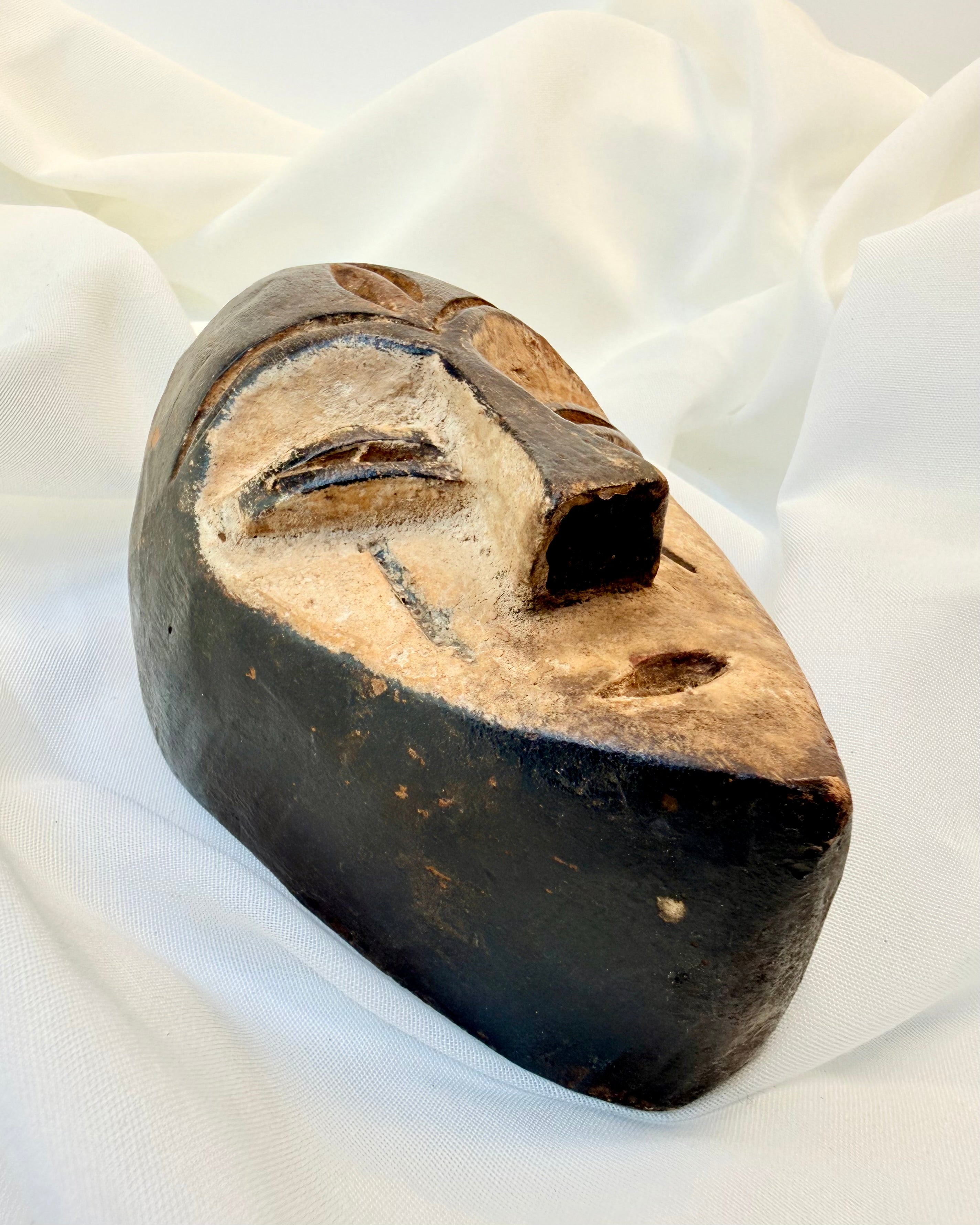 OPGØR MED FORTIDEN - MASKE - UNIKA