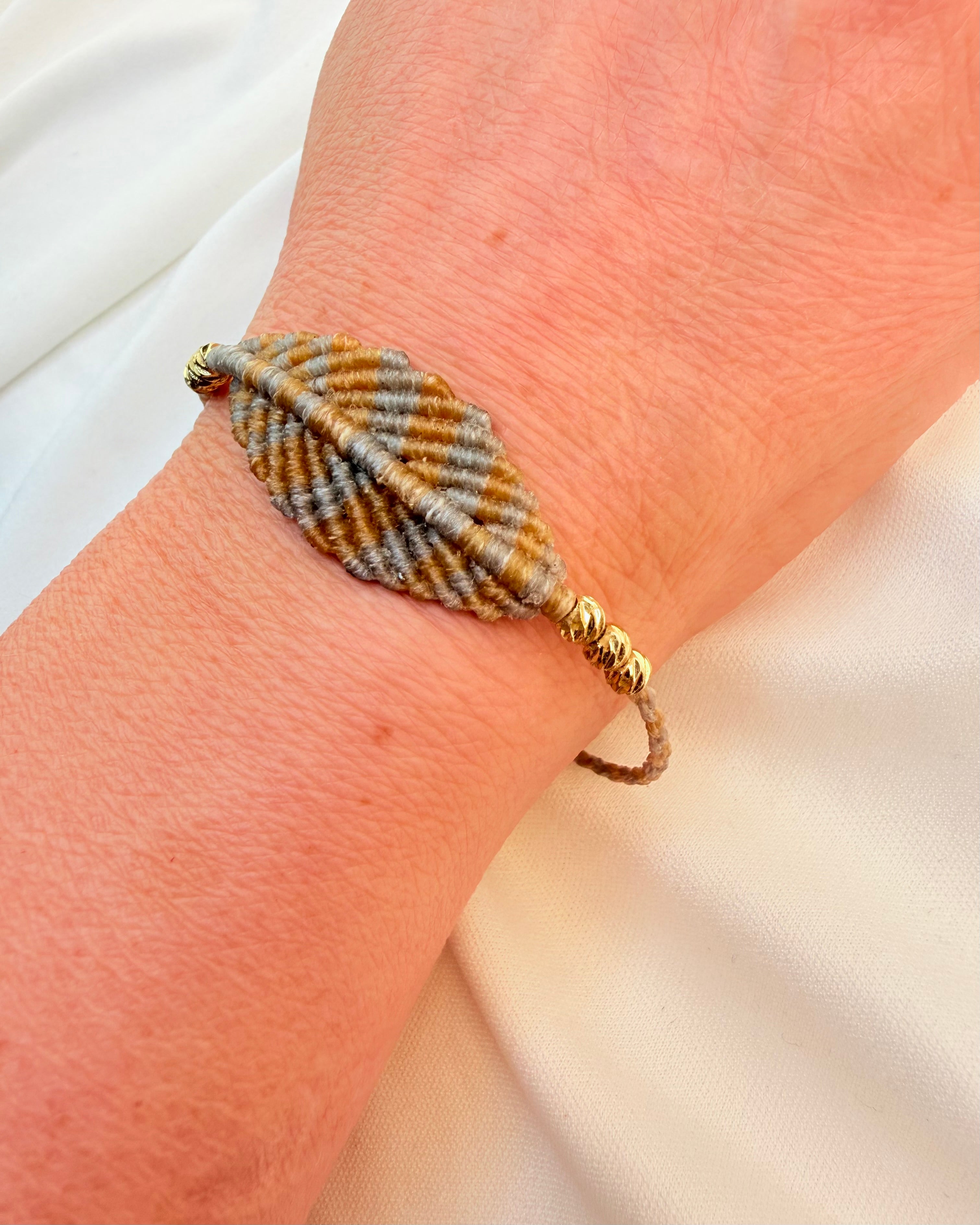 RENSER FORSTYRRENDE ENERGI - ARMBÅND - UNIKA