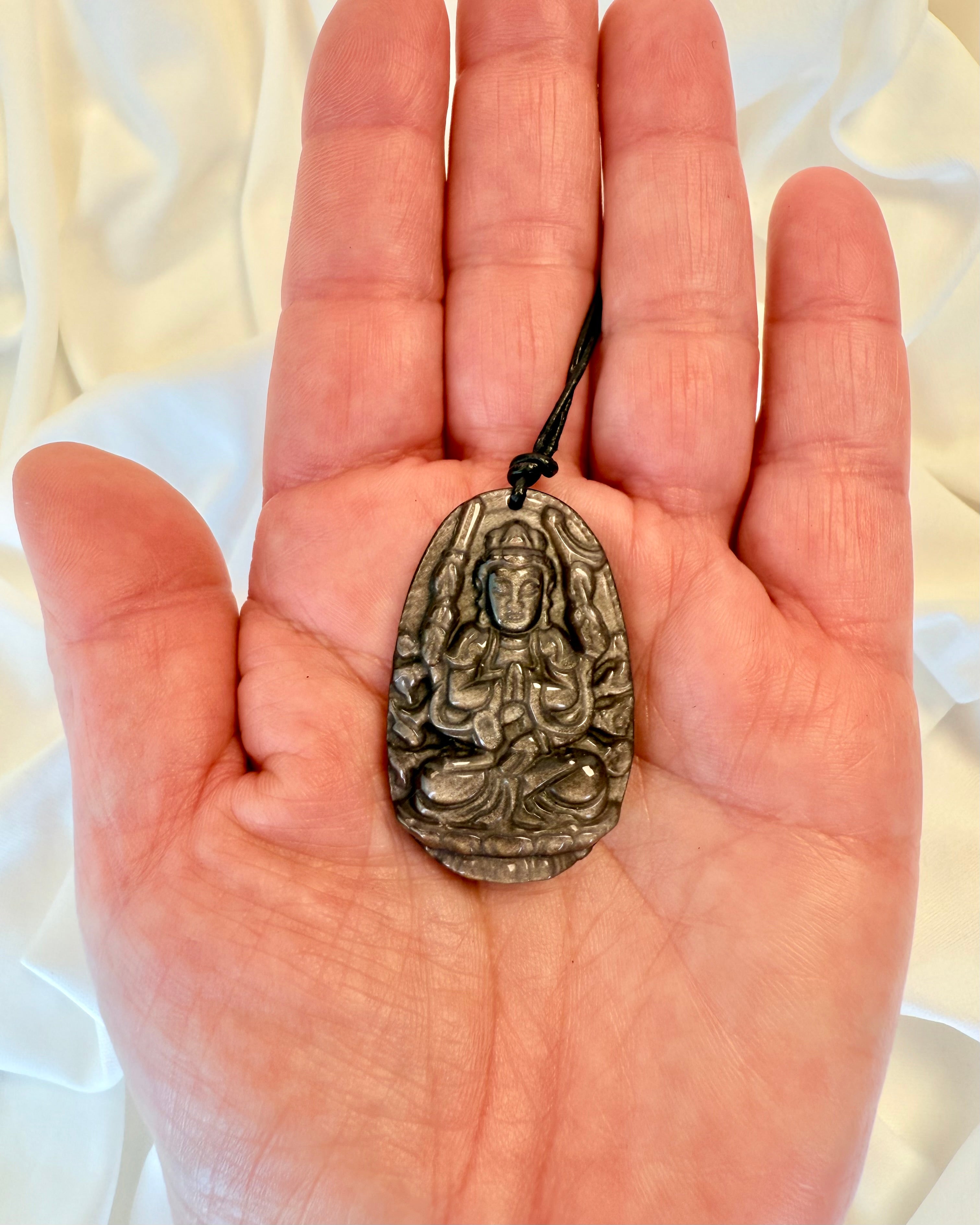 SACRED SPACE VIBES - AMULET - UNIKA