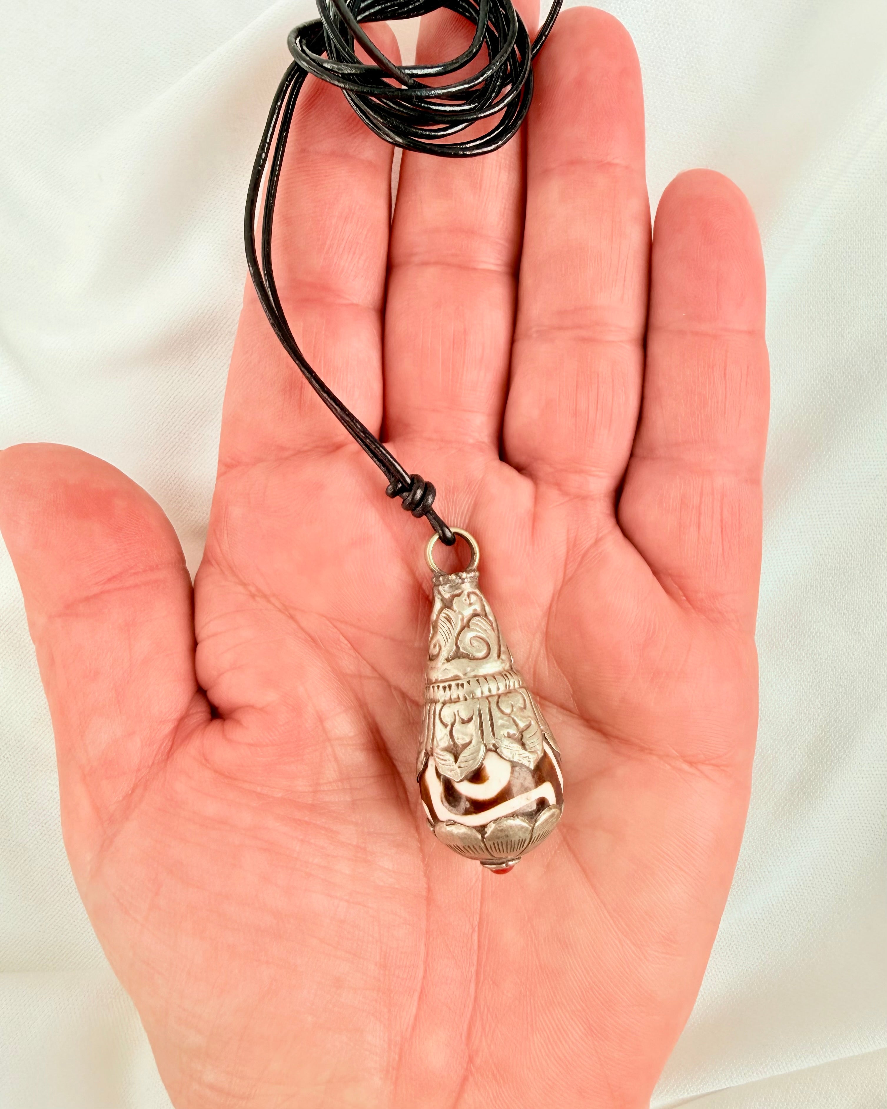 TILTRÆK VELSTAND - AMULET - UNIKA