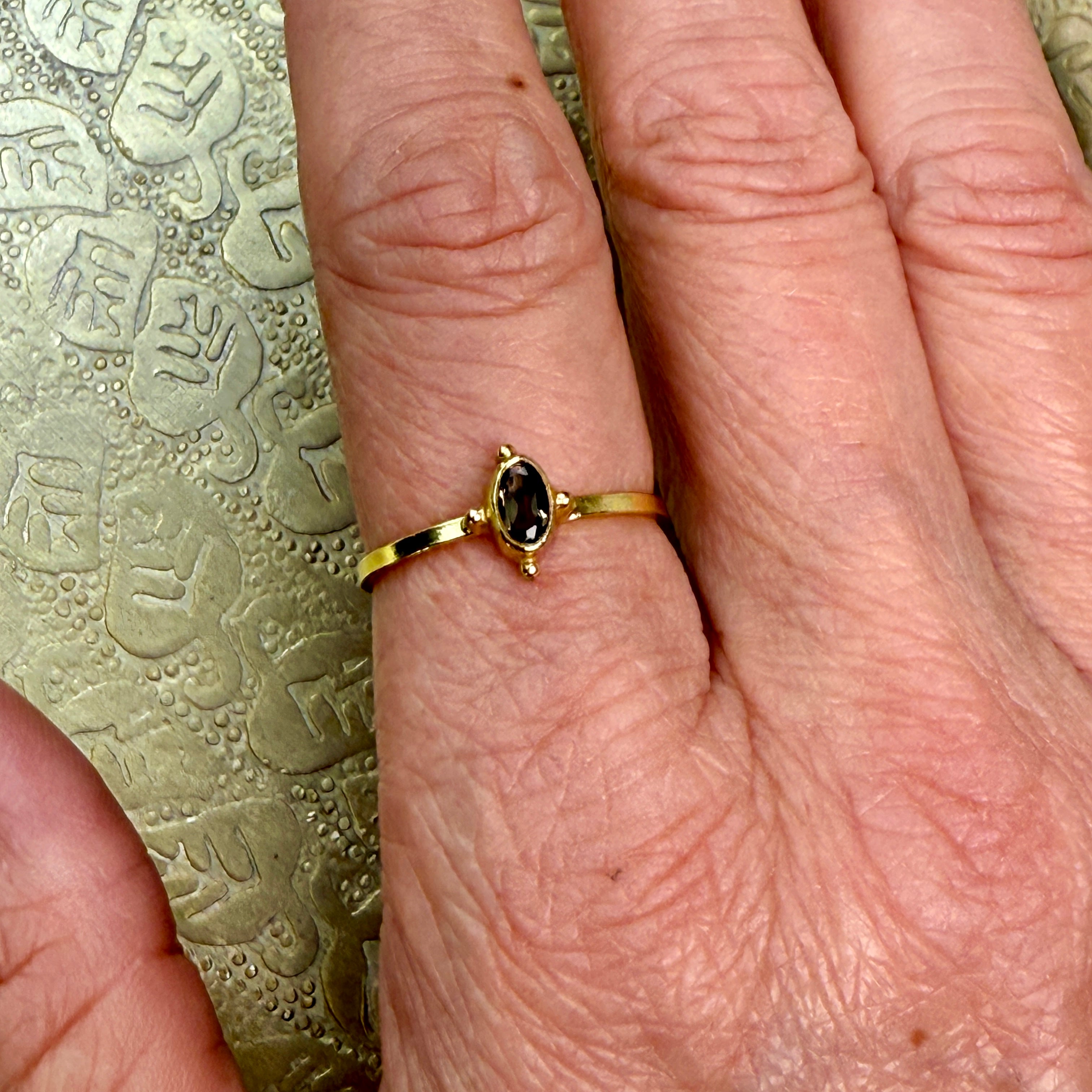 VØLVENS SANDHED - RING - UNIKA