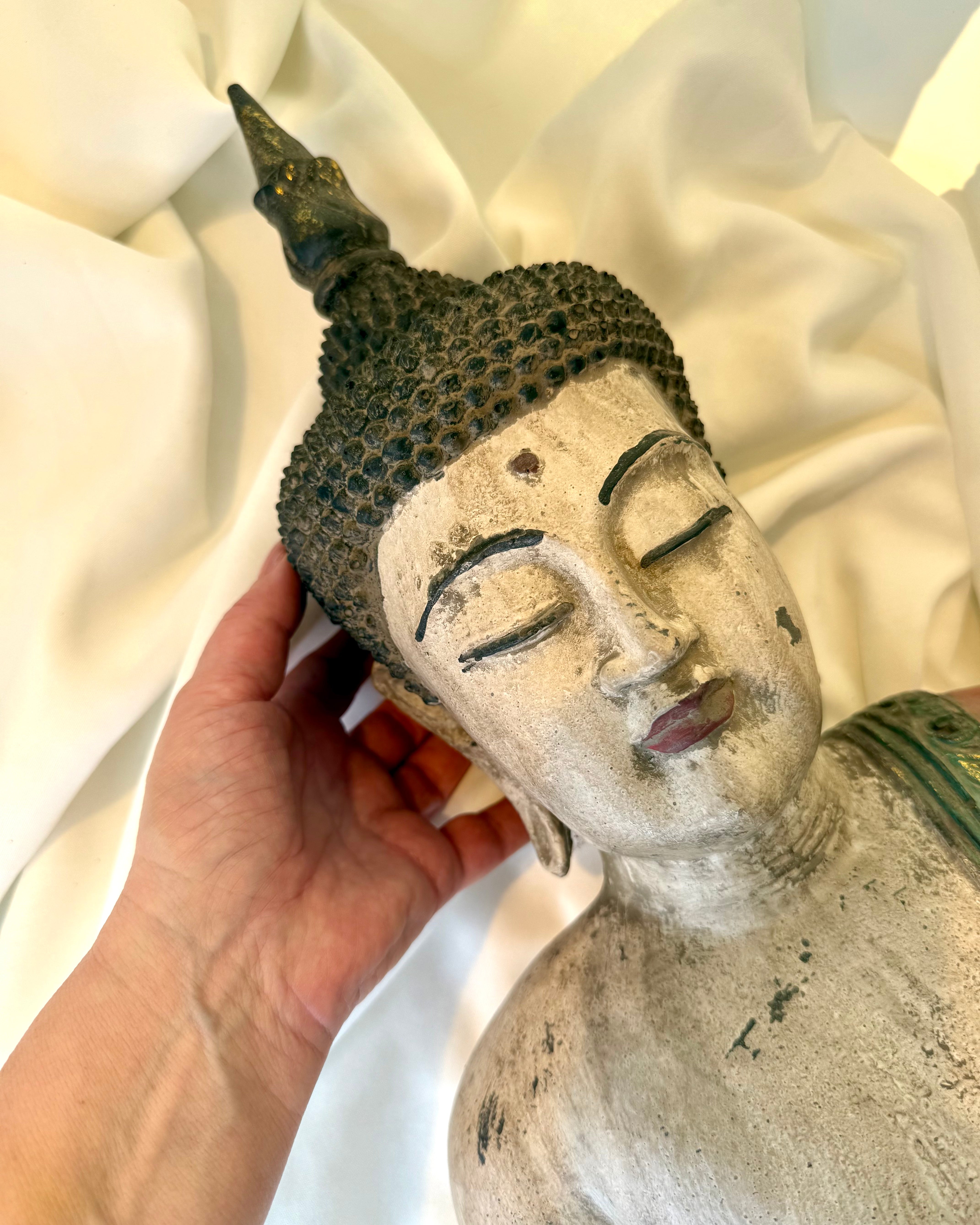 CALLING IN SUPPORT - BUDDHA - UNIKA