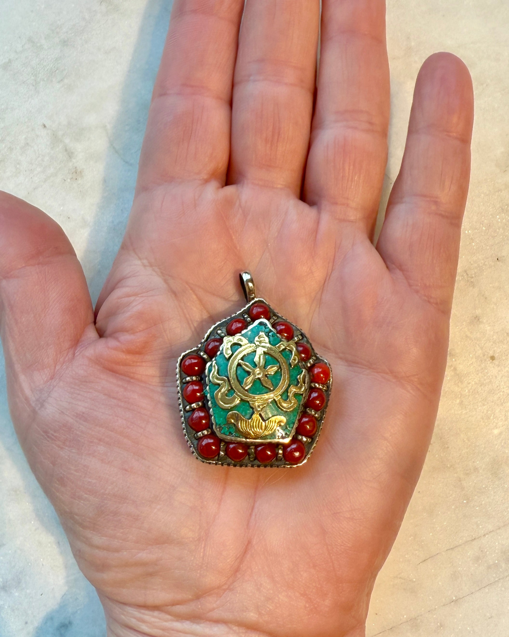 BÆRER VISDOMMEN I DINE HANDLINGER - BØN - VEDHÆNG