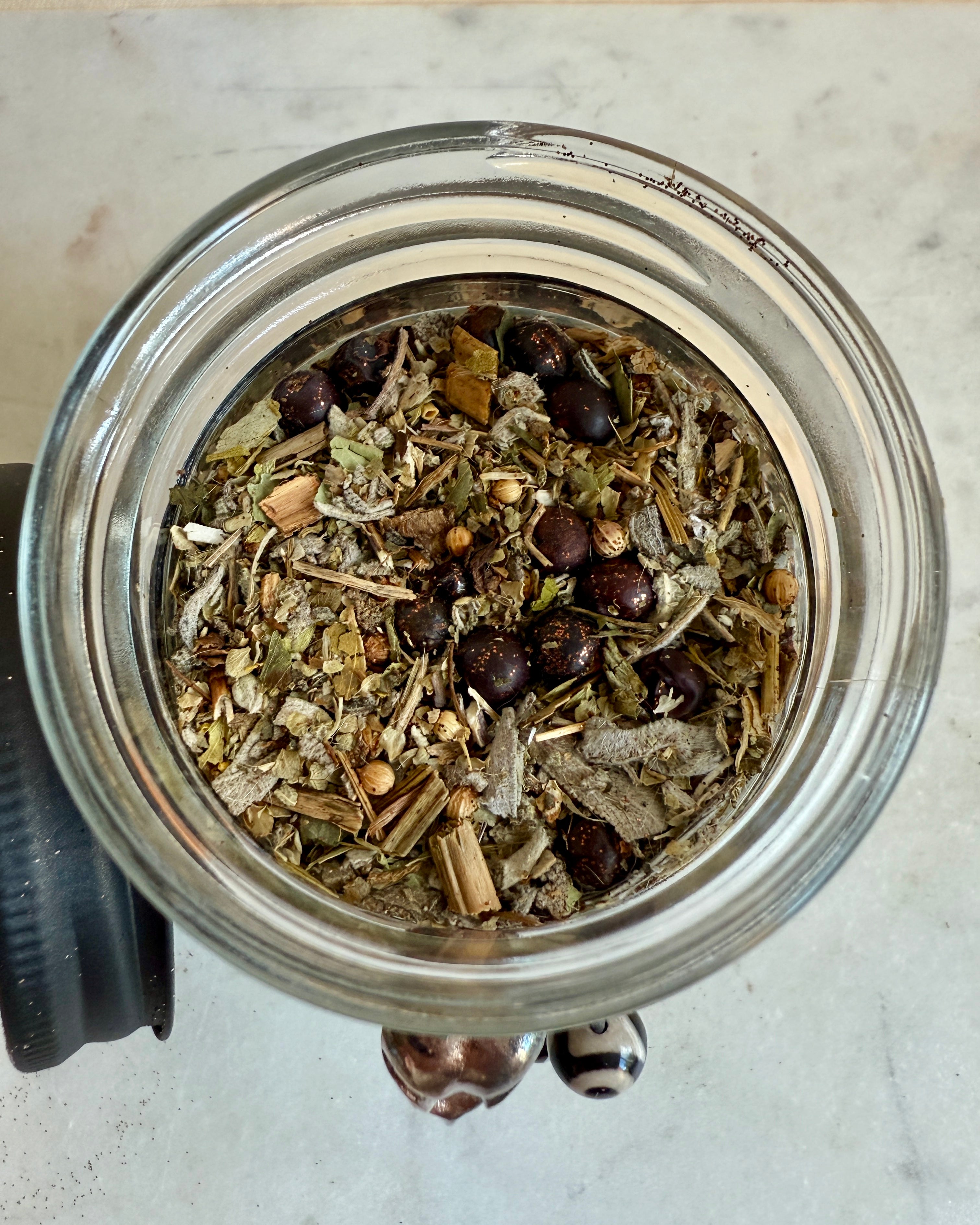 SVARENES DOMÆNE - HEKSENS URNE