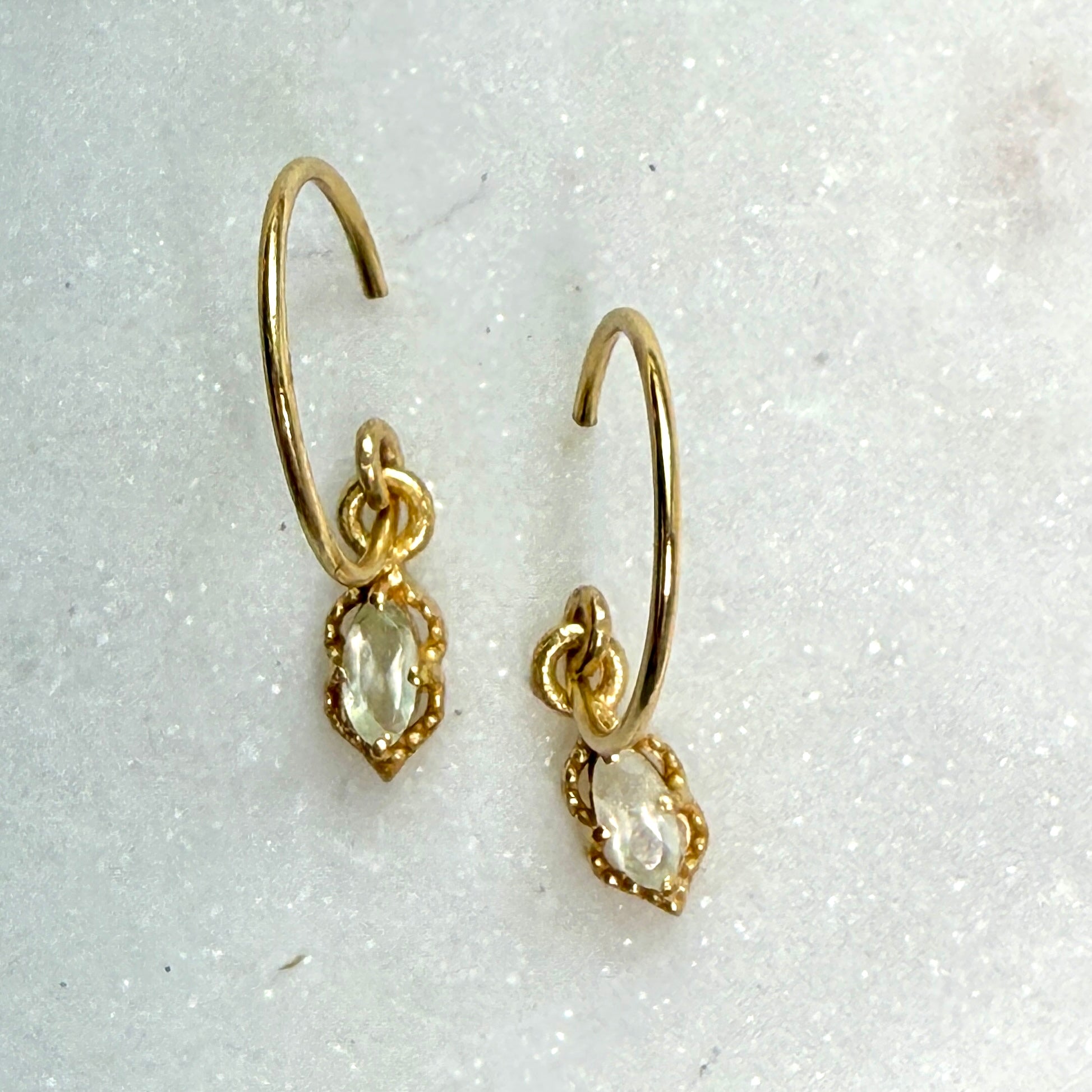 THE QUEEN OF SACRED FIRE - UNIKA