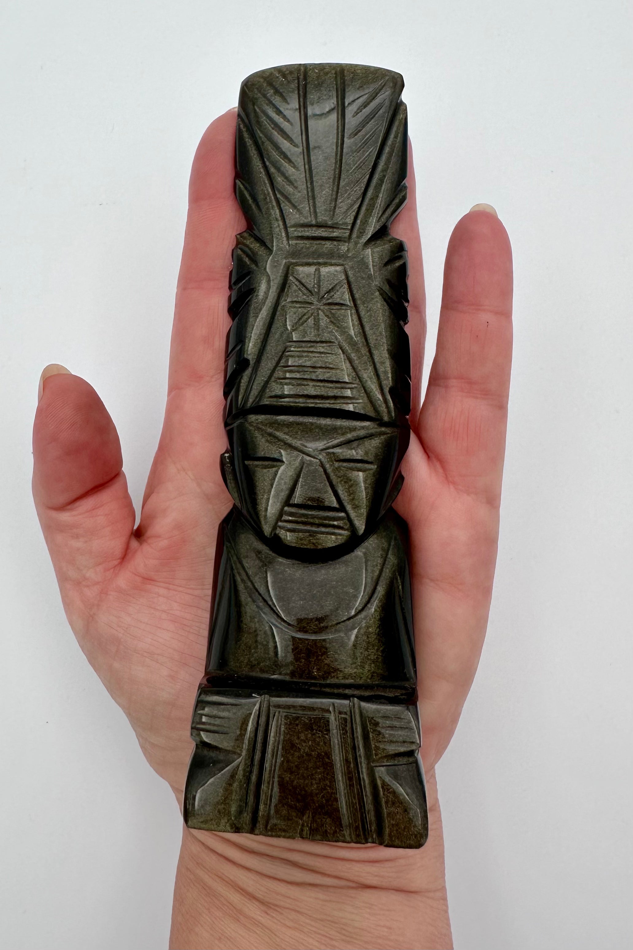 YPPERSTEPRÆSTENS FORTROLIGHED - KRYSTAL