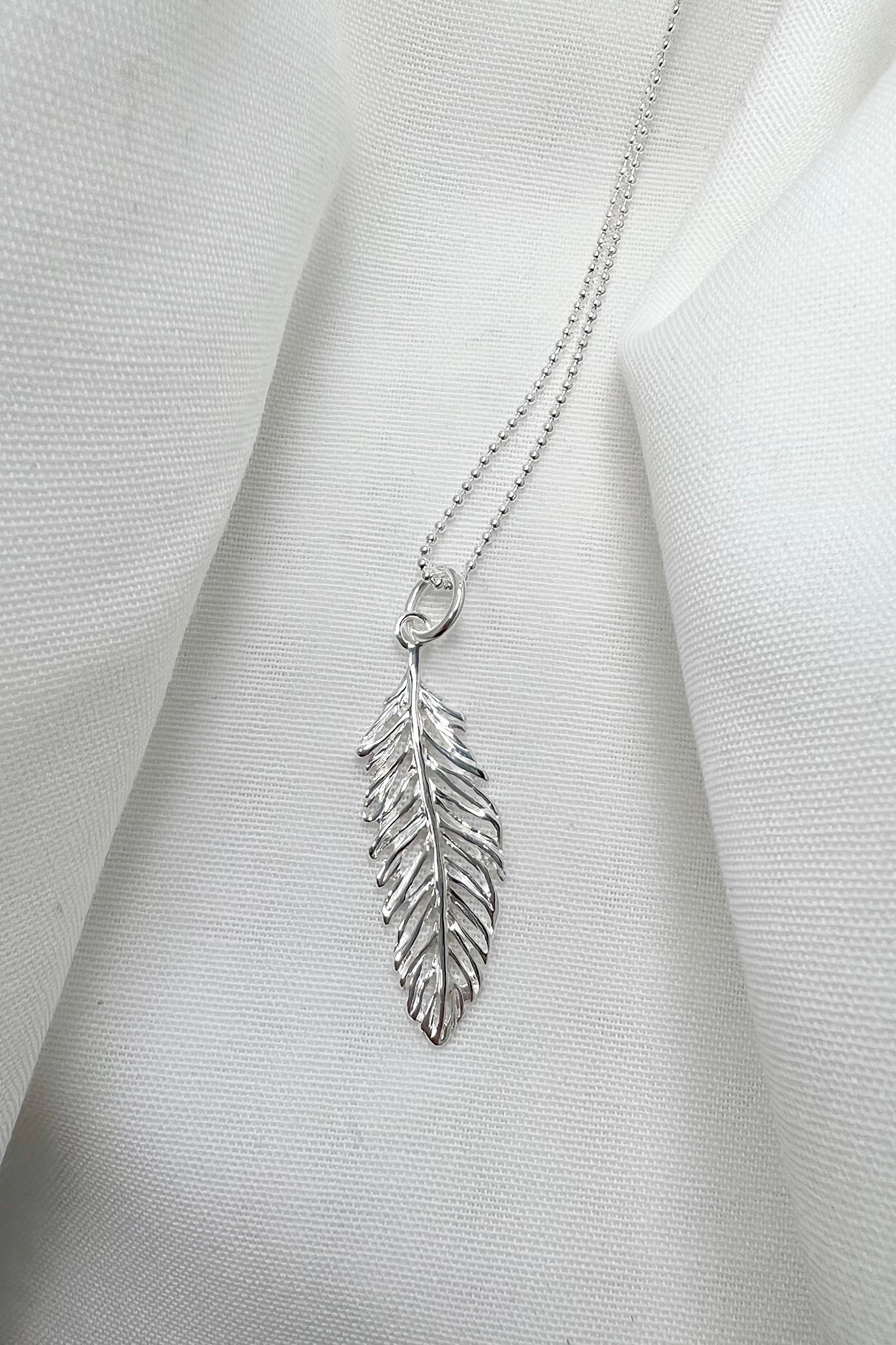 RESPEKT & GAMMEL VISDOM -Halskæde med vedhæng - UNIKA