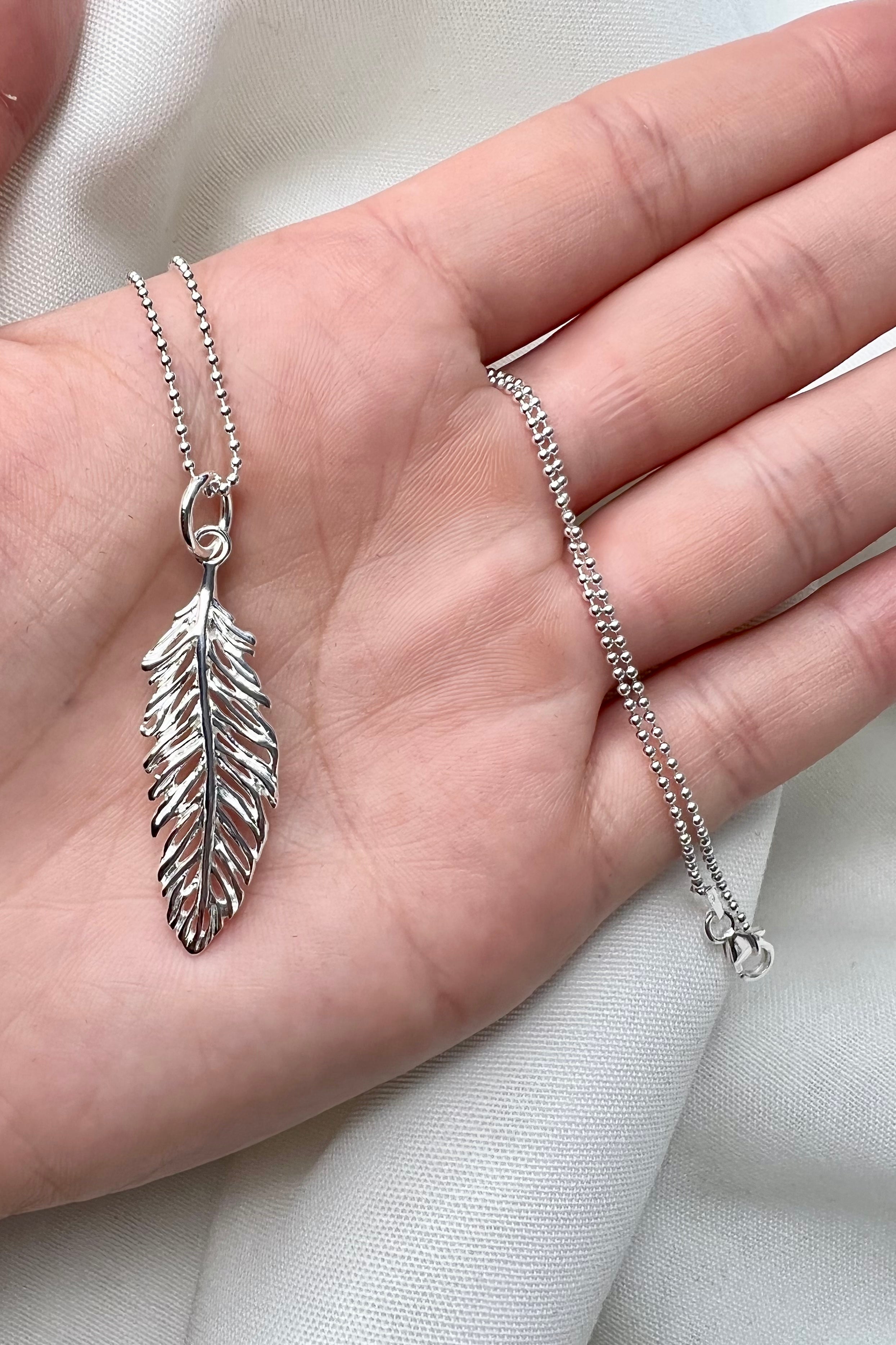 RESPEKT & GAMMEL VISDOM -Halskæde med vedhæng - UNIKA