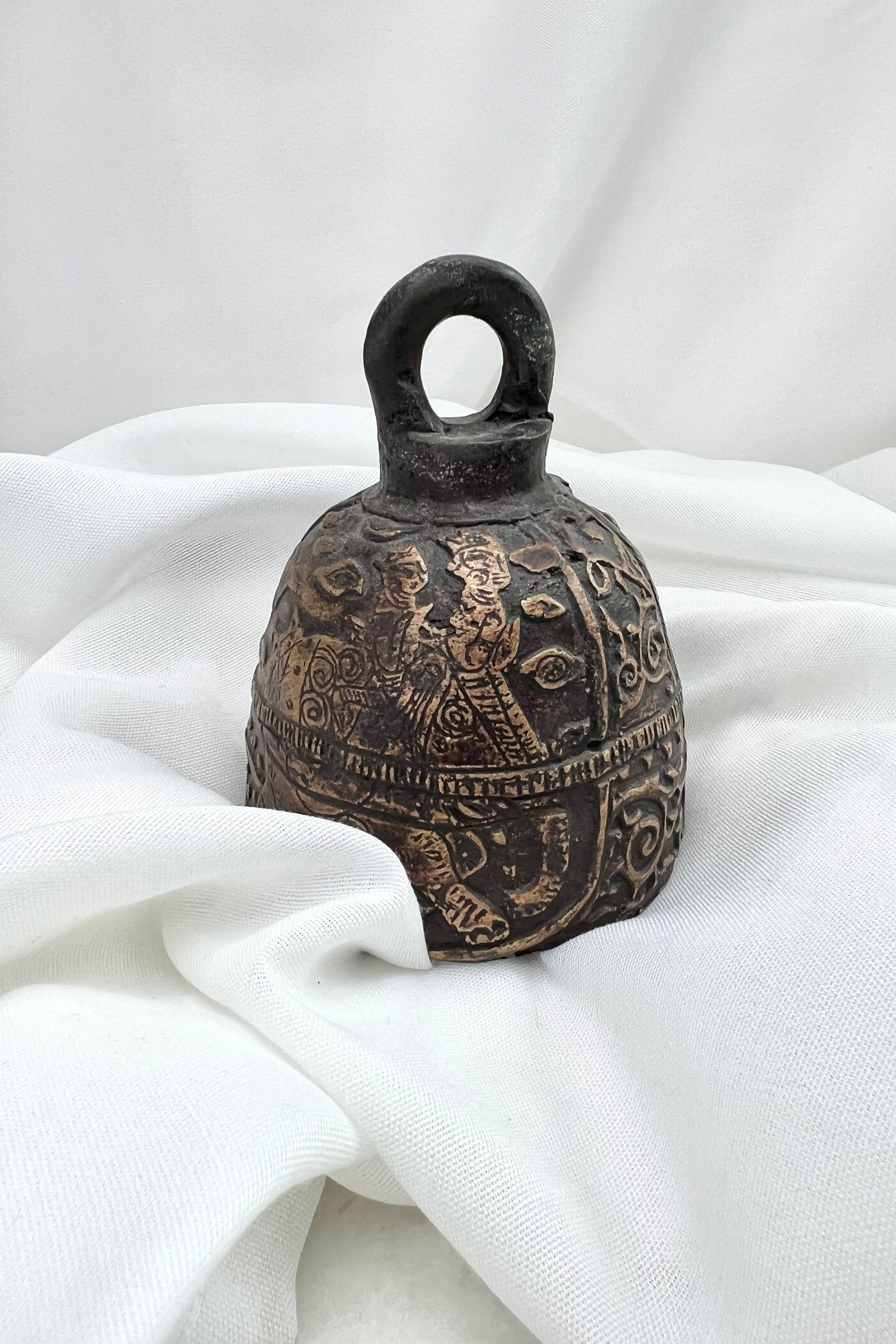 ÅNDEN I KLOKKEN - UNIKA