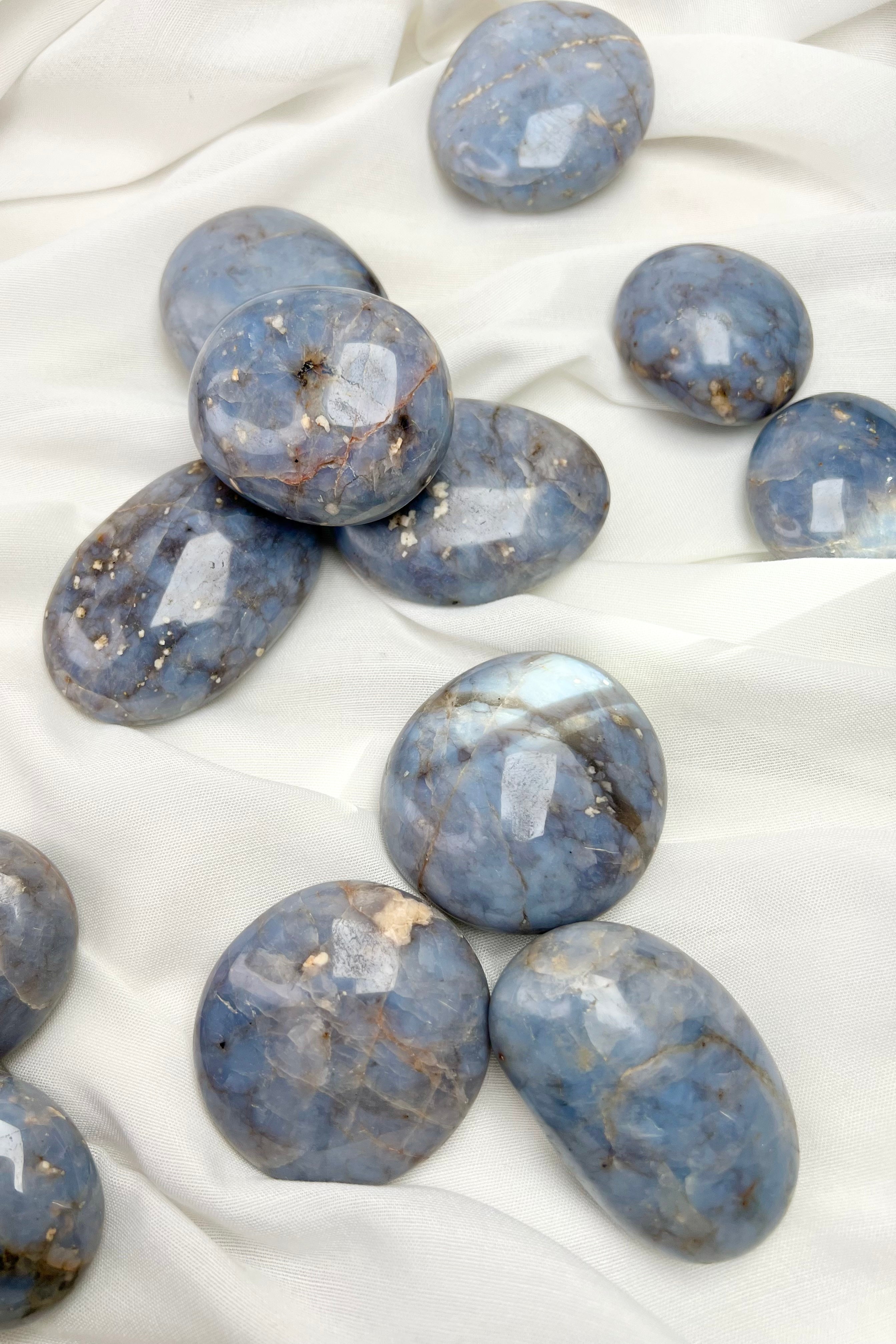 INDGANGEN TIL DE AFDØDES RIGE - Krystal