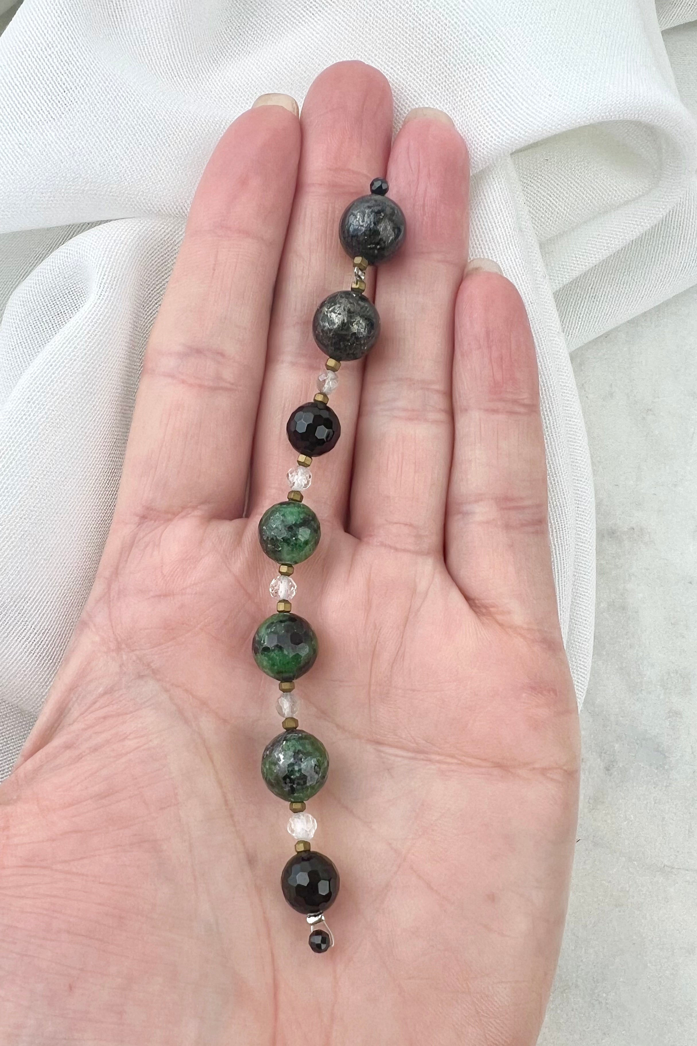 SELVBEVIDST & SEVSIKKER - Krystalkæde - UNIKA