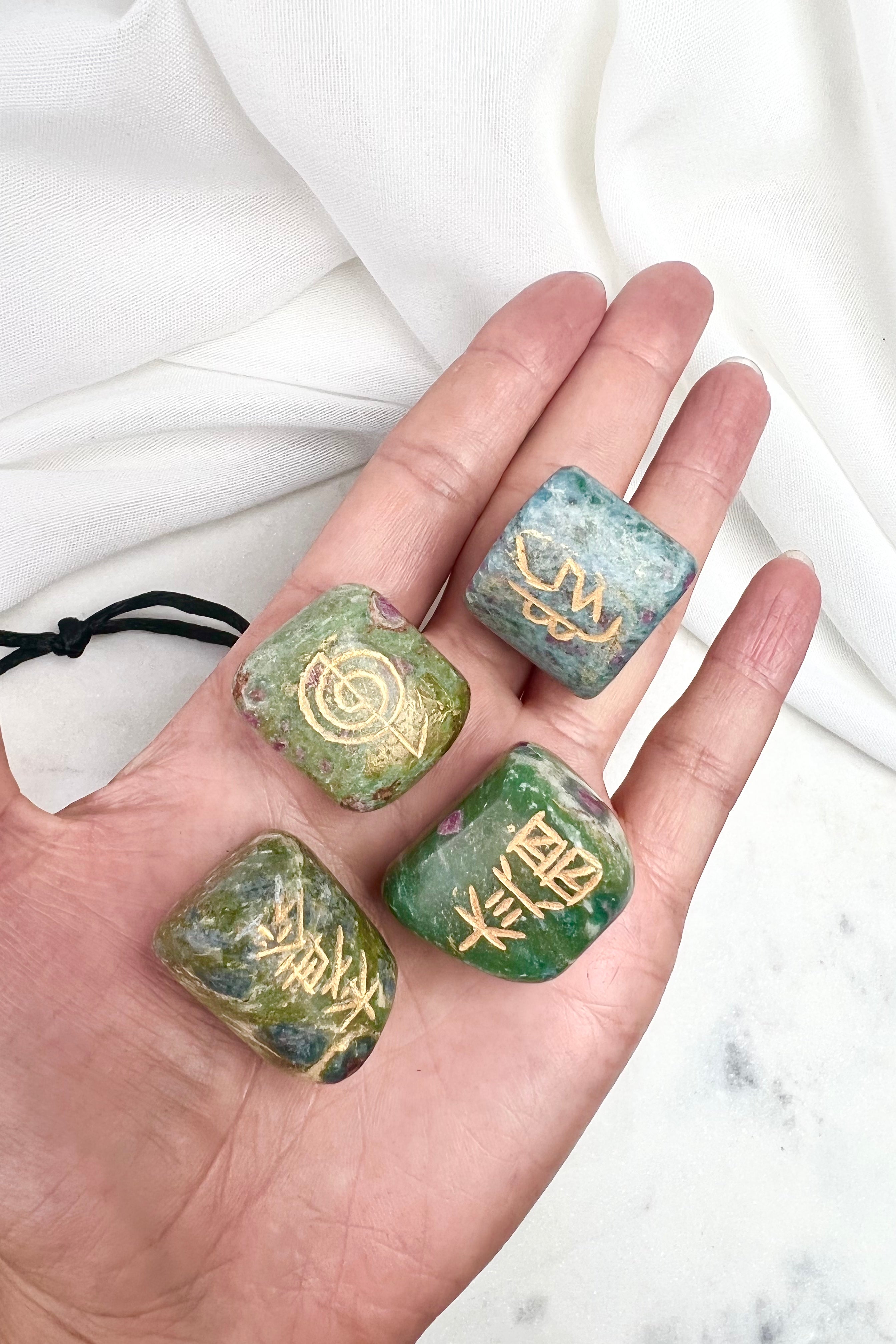 HJERTEHEALING - REIKI - KRYSTALSÆT