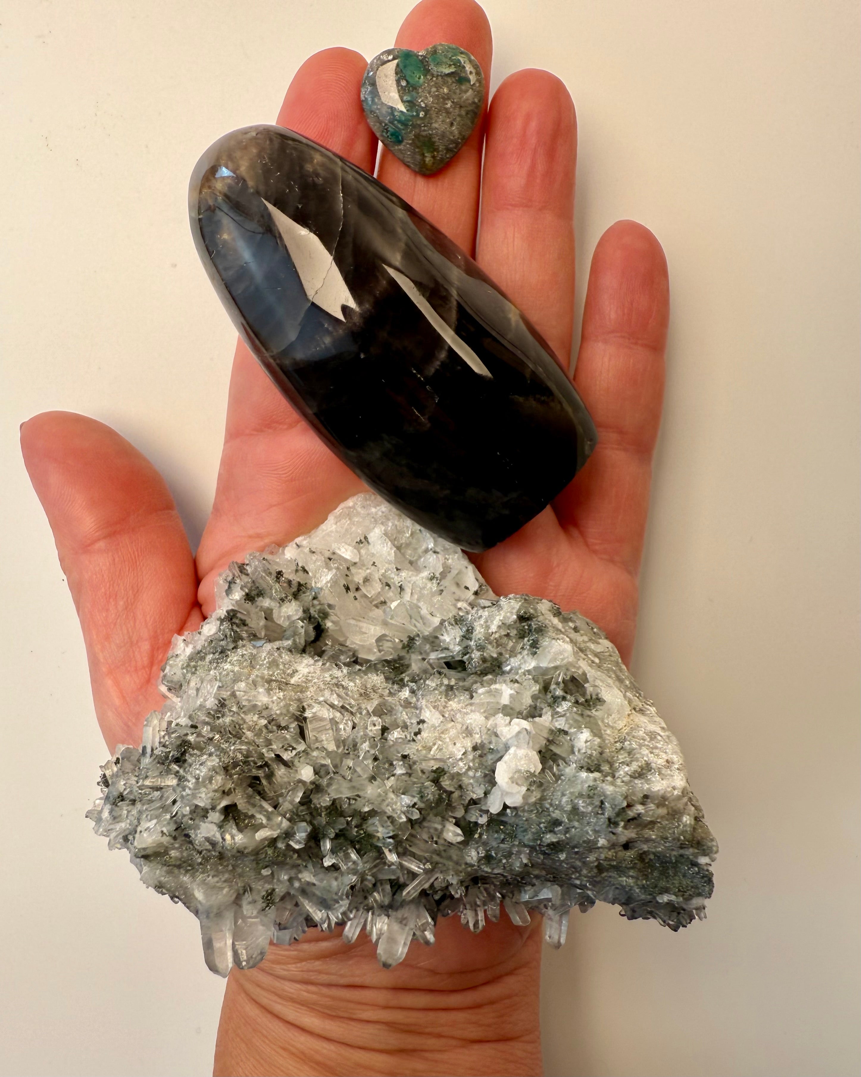 BEYOND THIS LIFETIME - KRYSTALSÆT - UNIKA