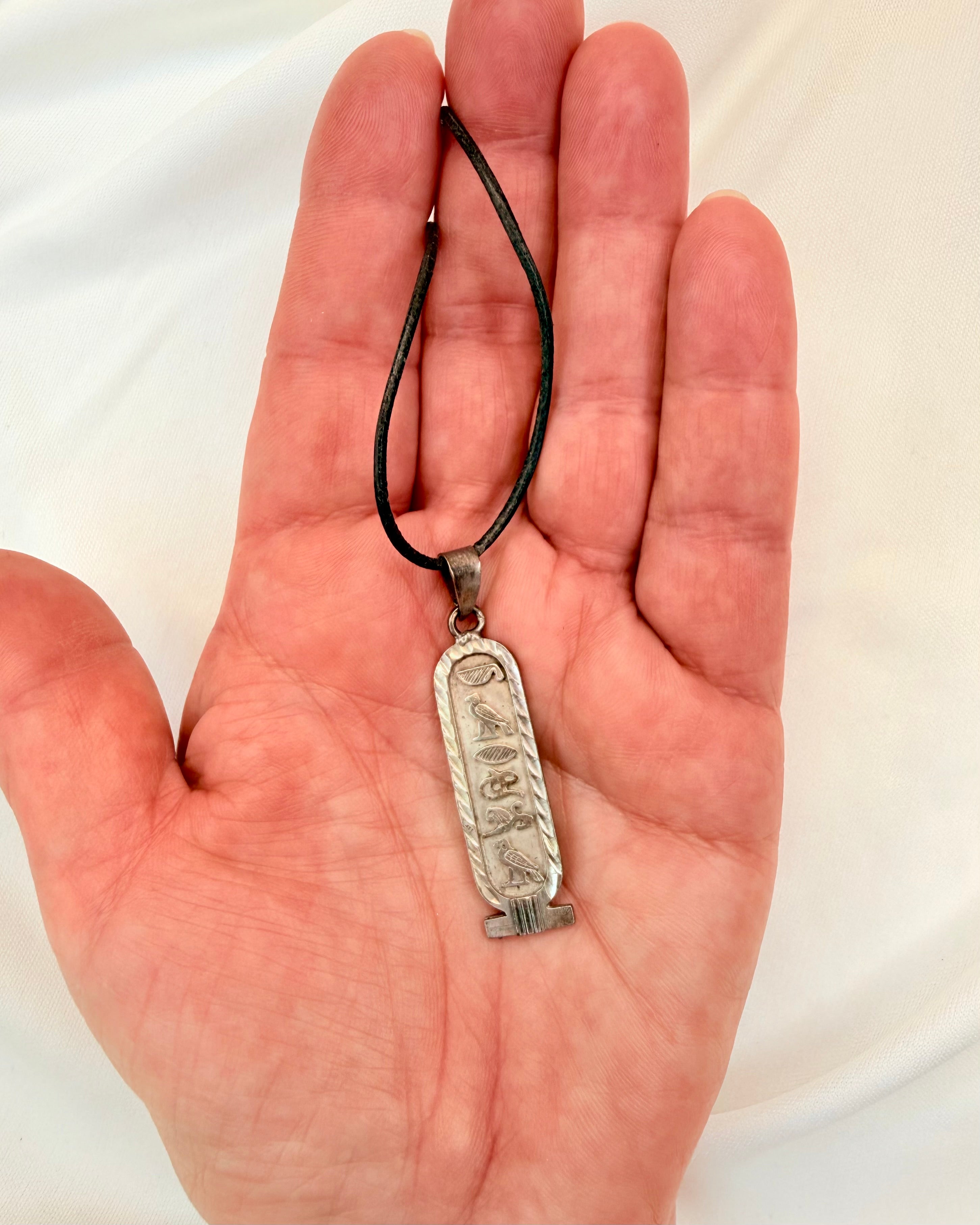 SJÆLENS AMULET - UNIKA