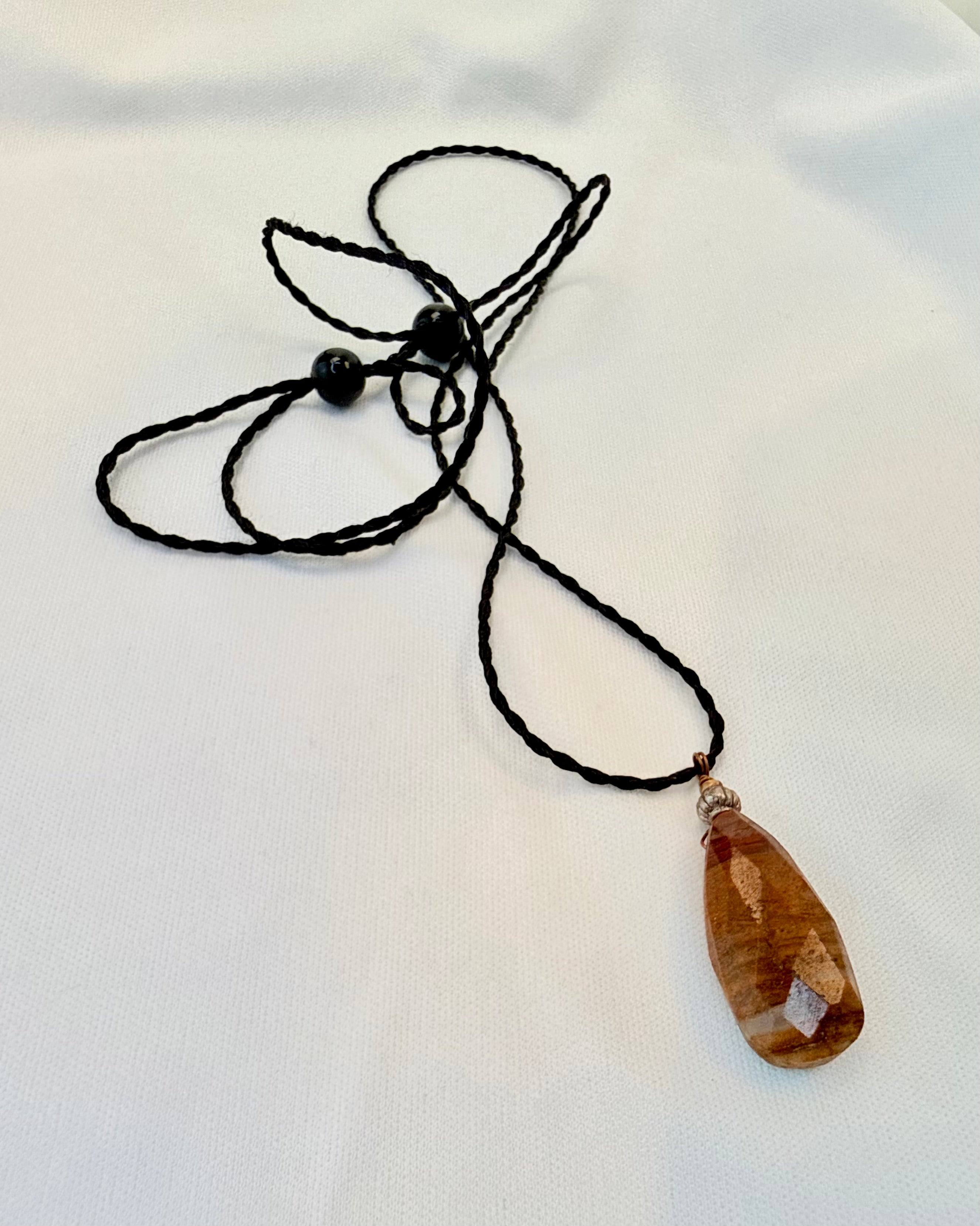 JORDENS HJERTE - AMULET - UNIKA
