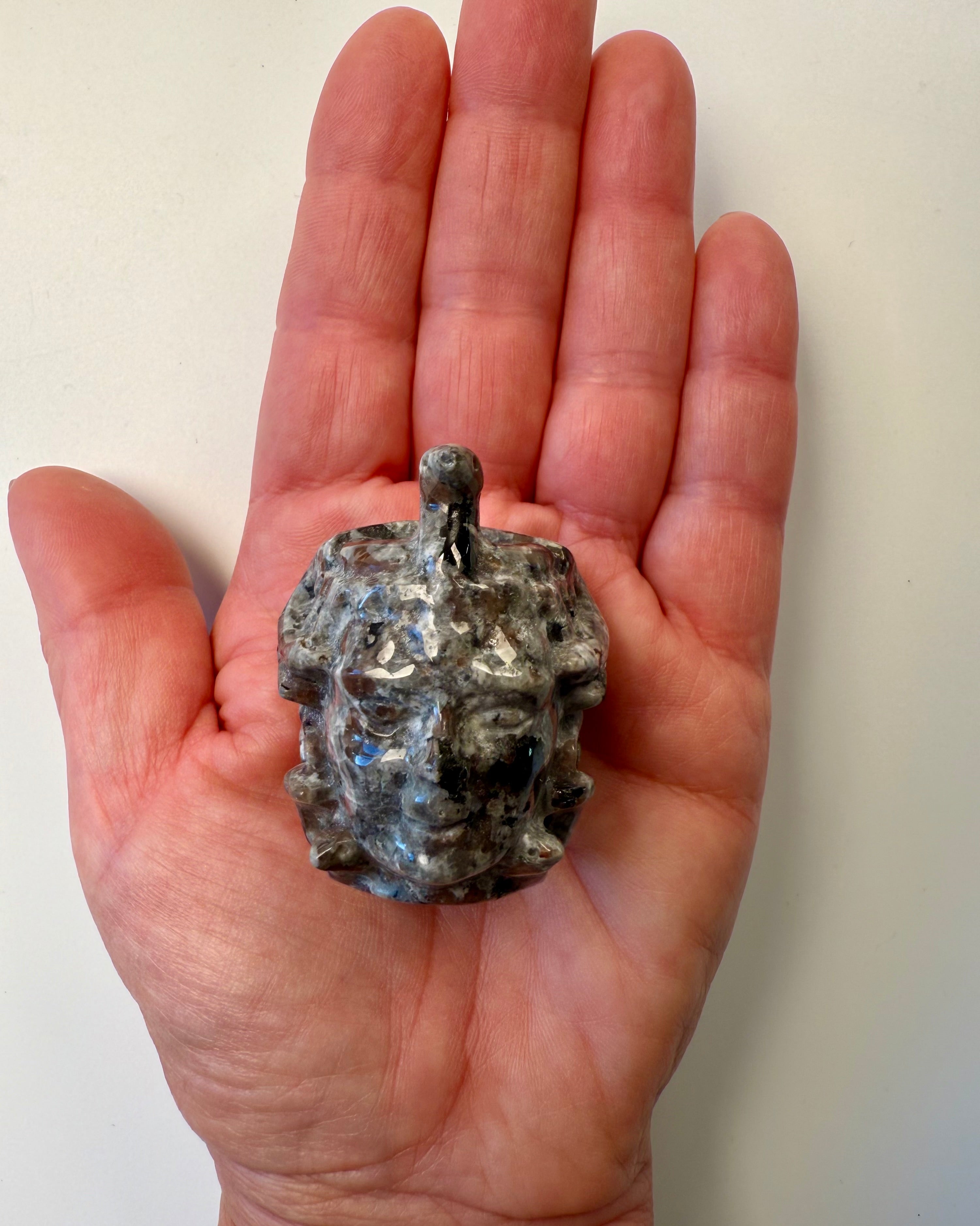 STÅ VED DIG SELV - KRYSTAL - UNIKA