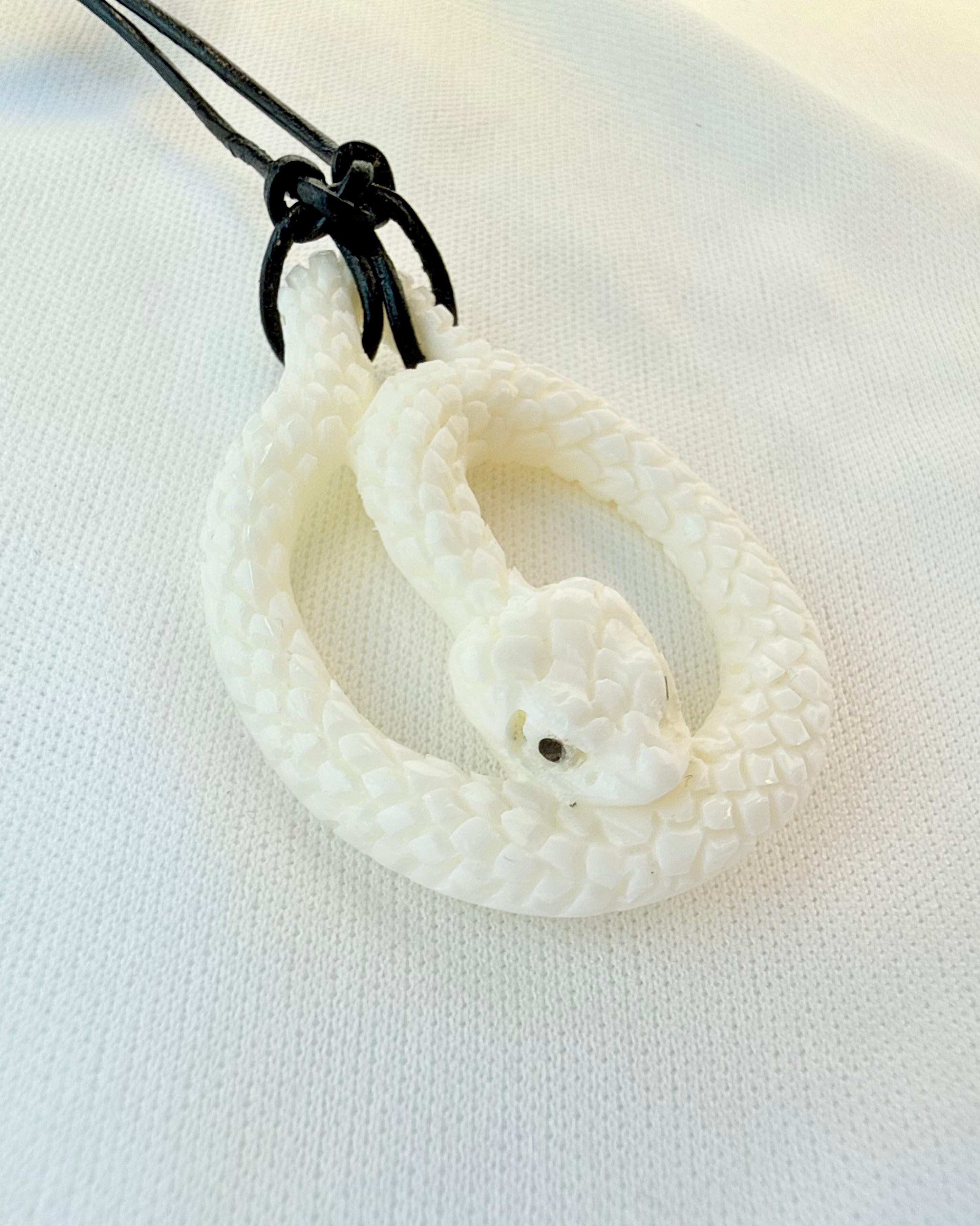 DEN UENDELIGE ENERGI - AMULET - UNIKA