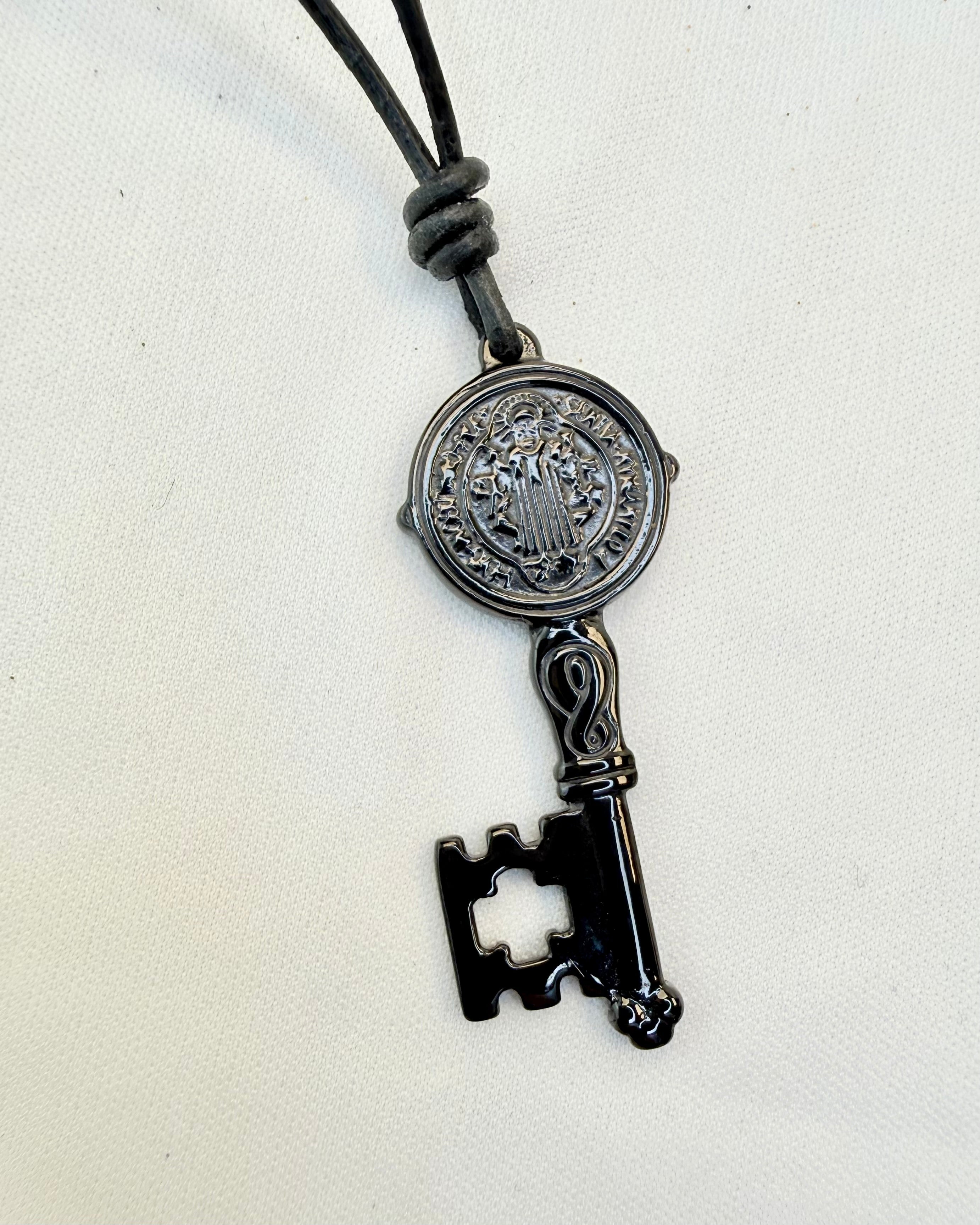 NØGLEN TIL SJÆLENS DØR - AMULET - UNIKA