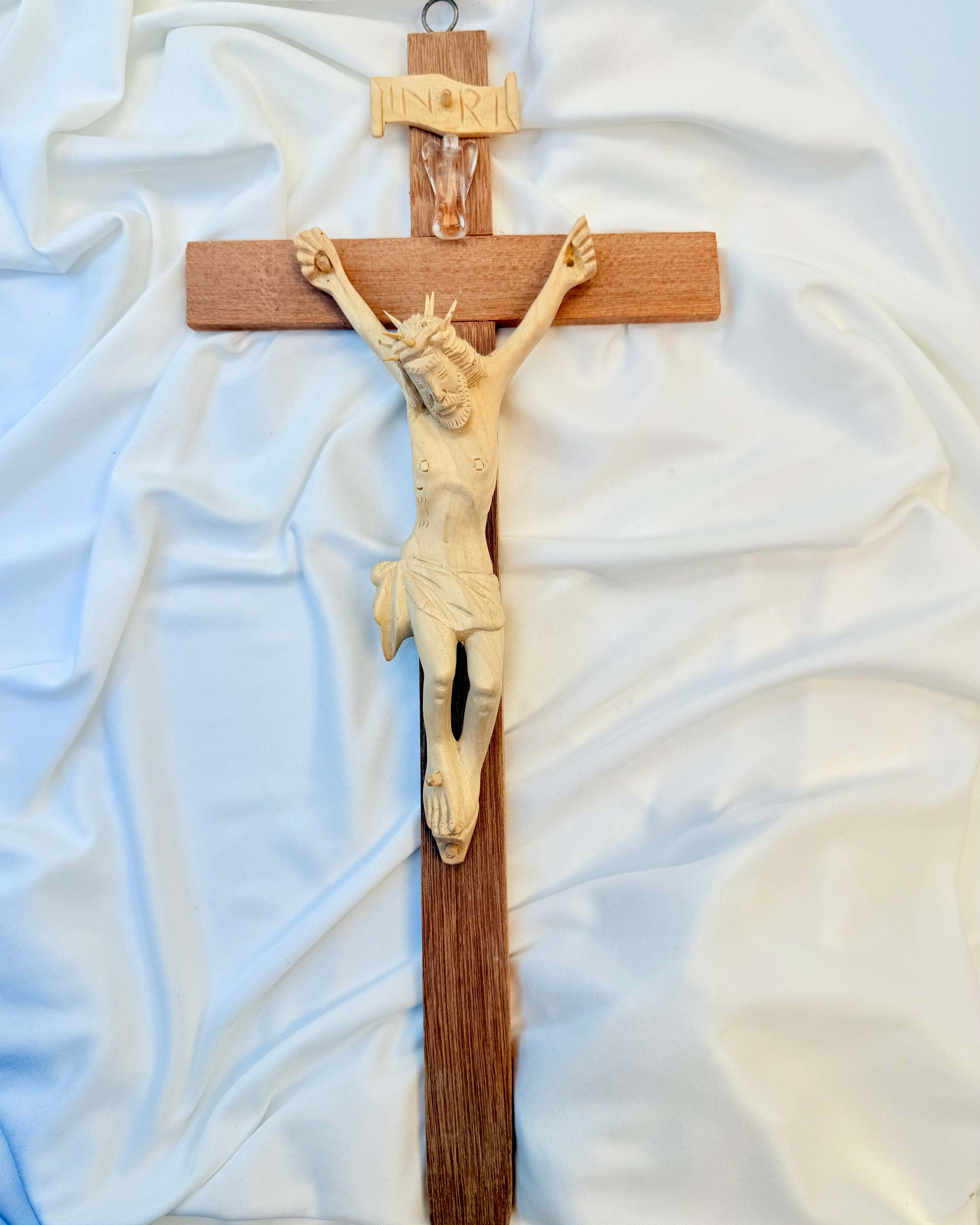 GUDDOMMELIG OMFAVNELSE - JESUS OG ENGLEN