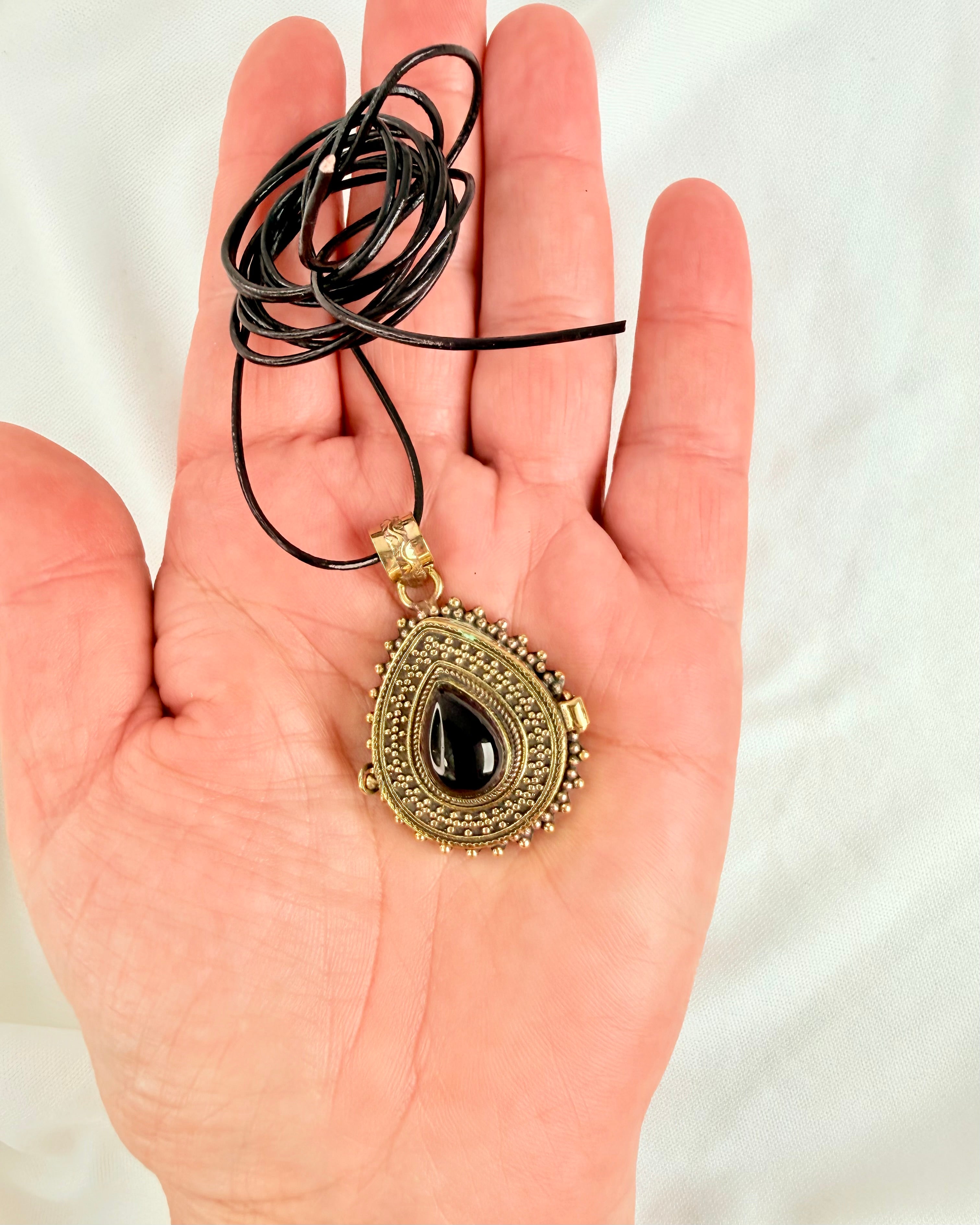 MANIFESTERINGSAMULET - UNIKA