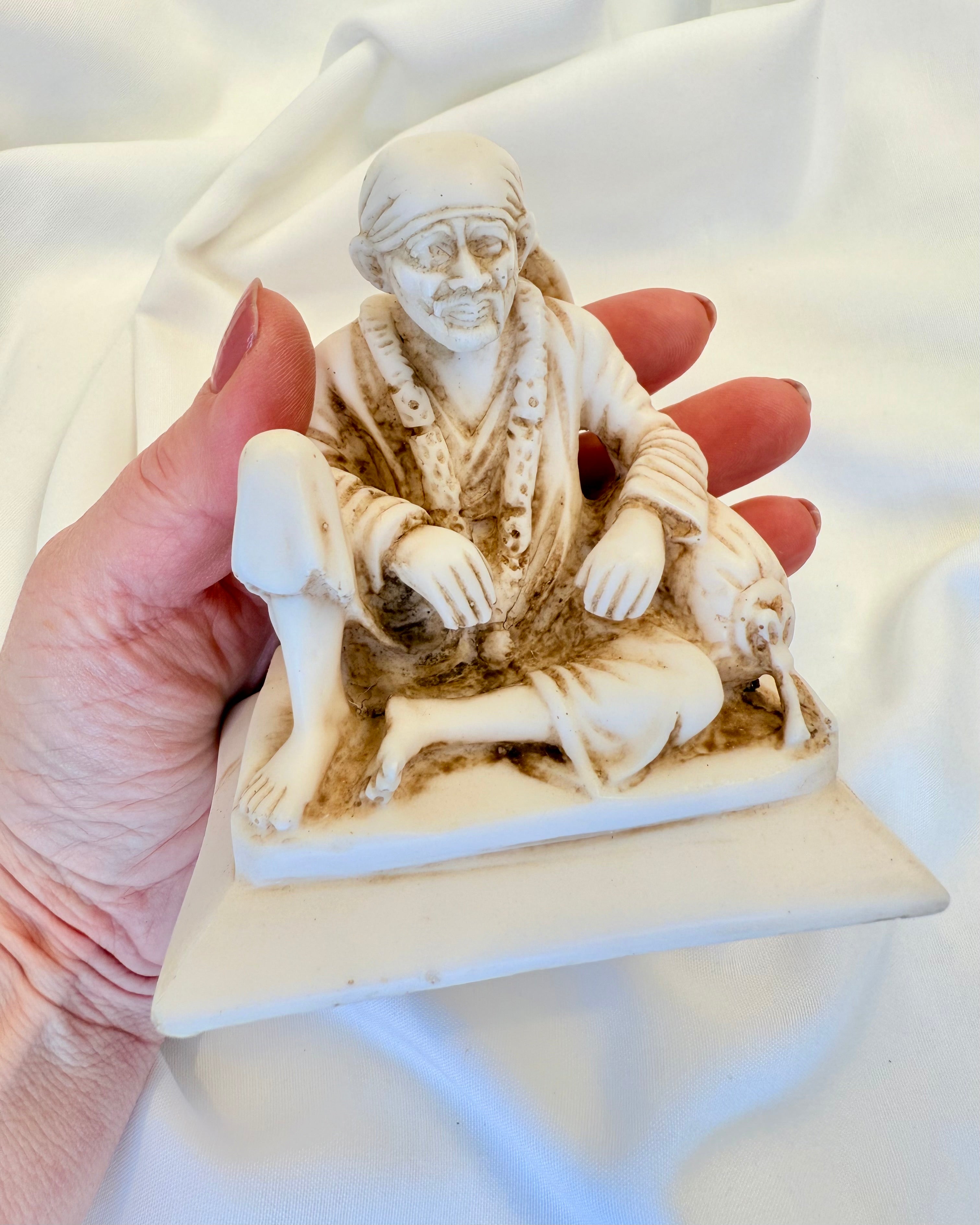 KUNSTEN AT VÆRE I NUET - FIGUR - UNIKA