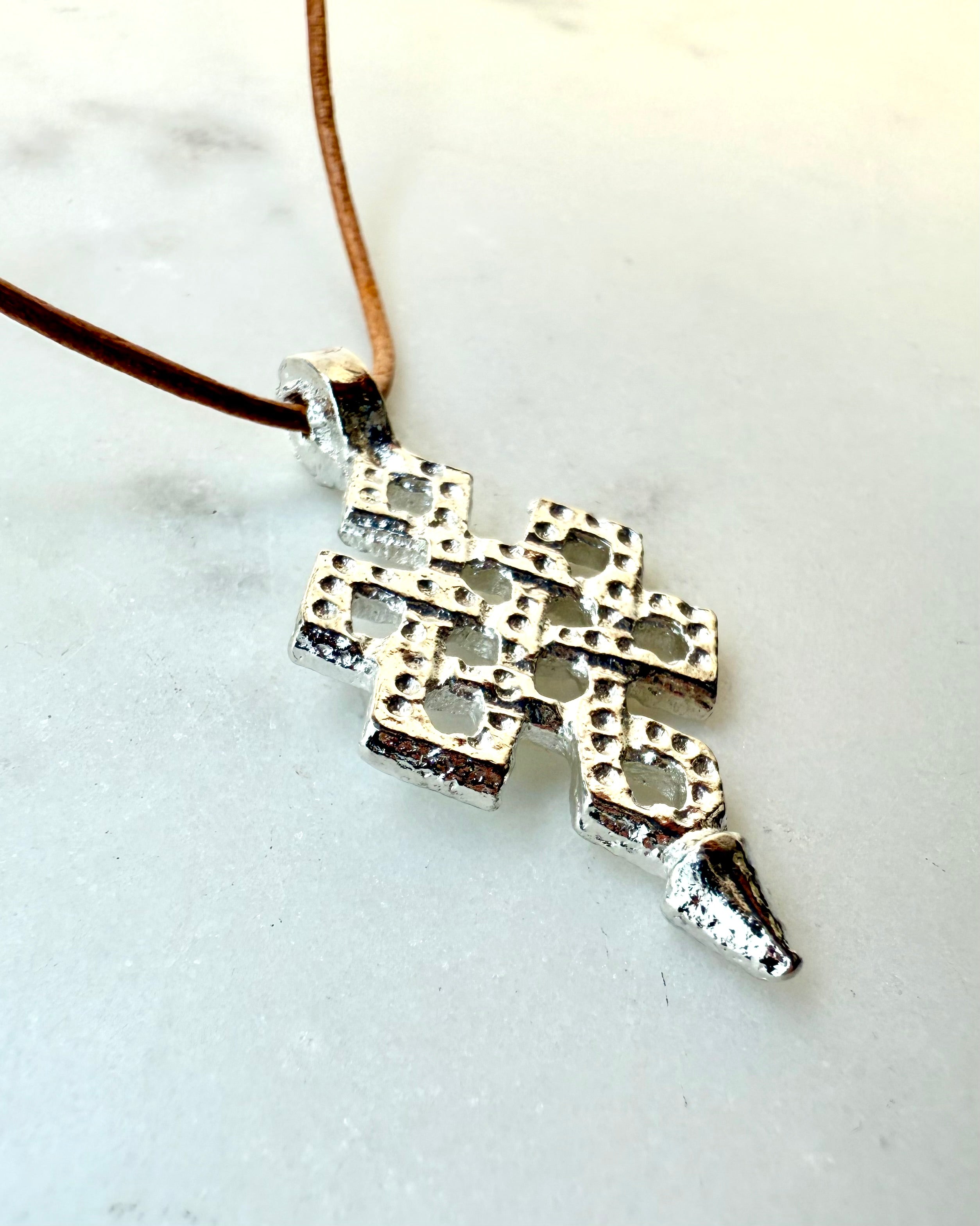 INDRE STATUS - AMULET